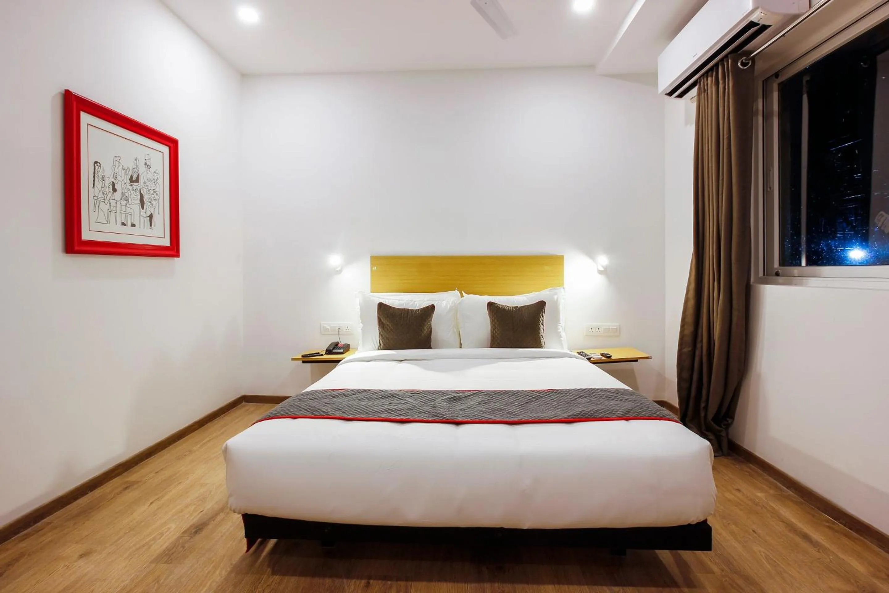 Bedroom, Bed in Super Townhouse RCC Elite