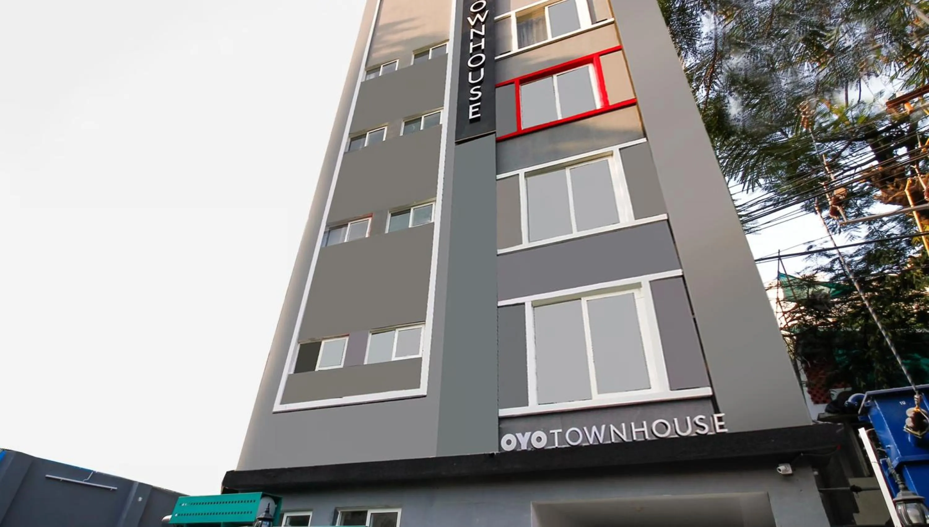 Facade/entrance in Super Townhouse RCC Elite