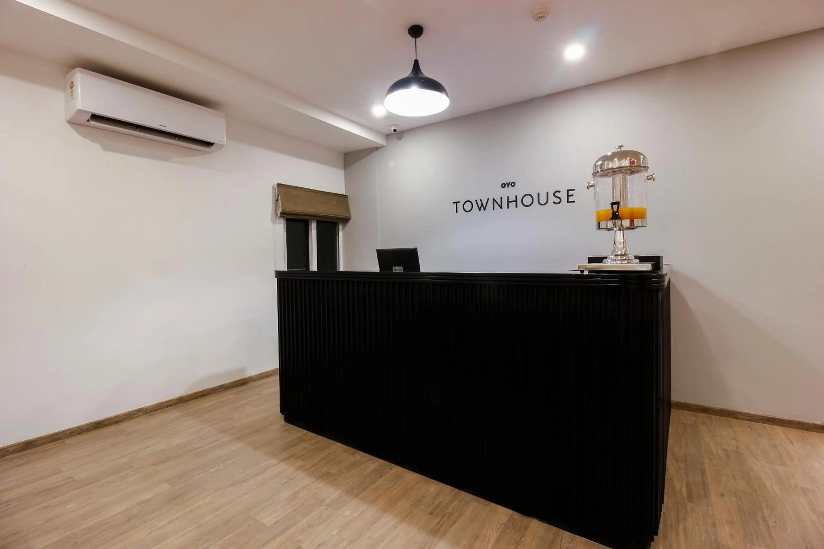 Lobby or reception in Super Townhouse RCC Elite