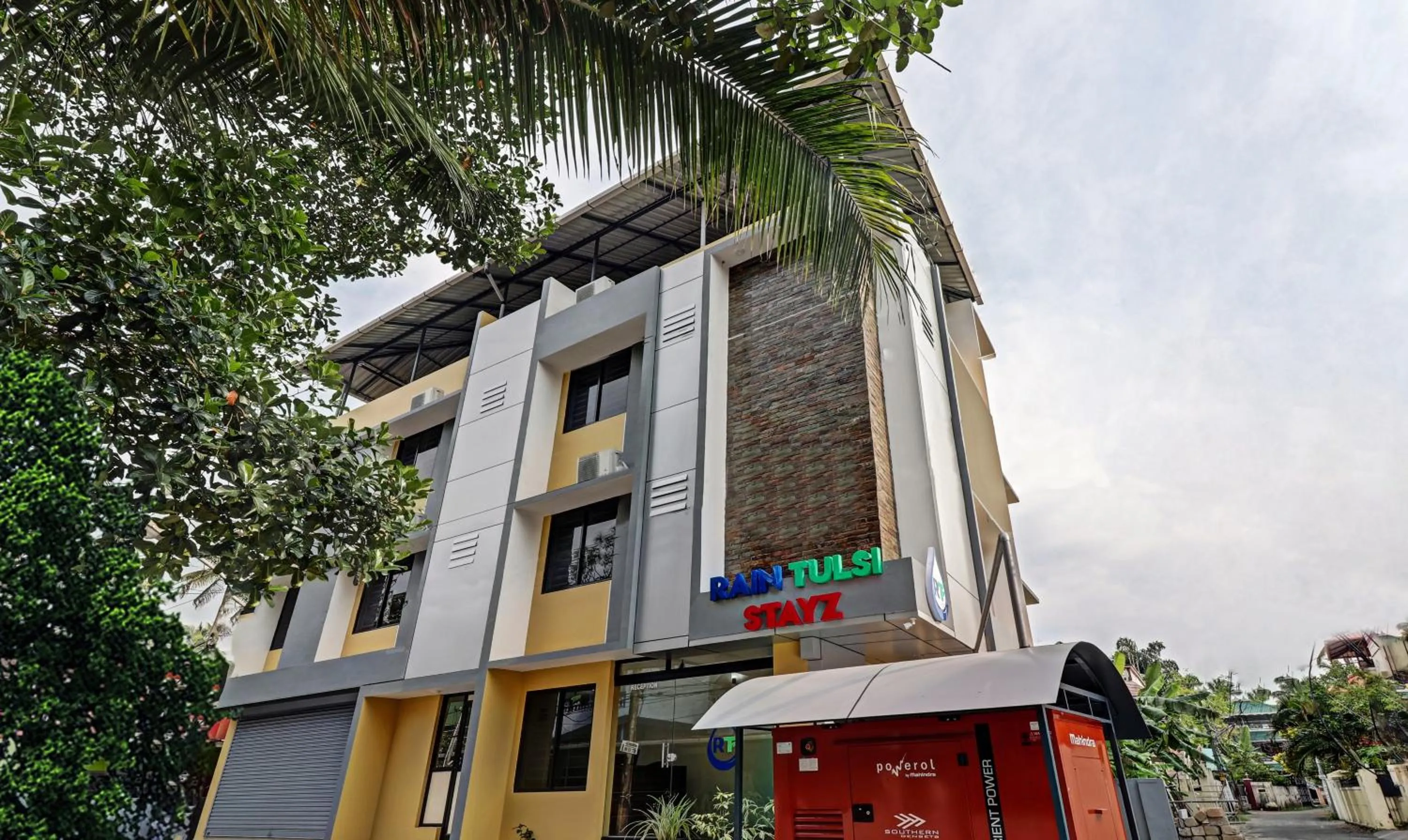Facade/entrance in Itsy Hotels Rain Tulsi Stayz, Palarivattom Junction