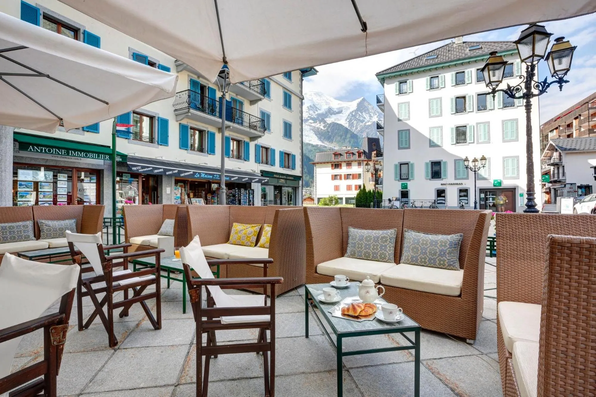 Patio in Grand Hôtel des Alpes