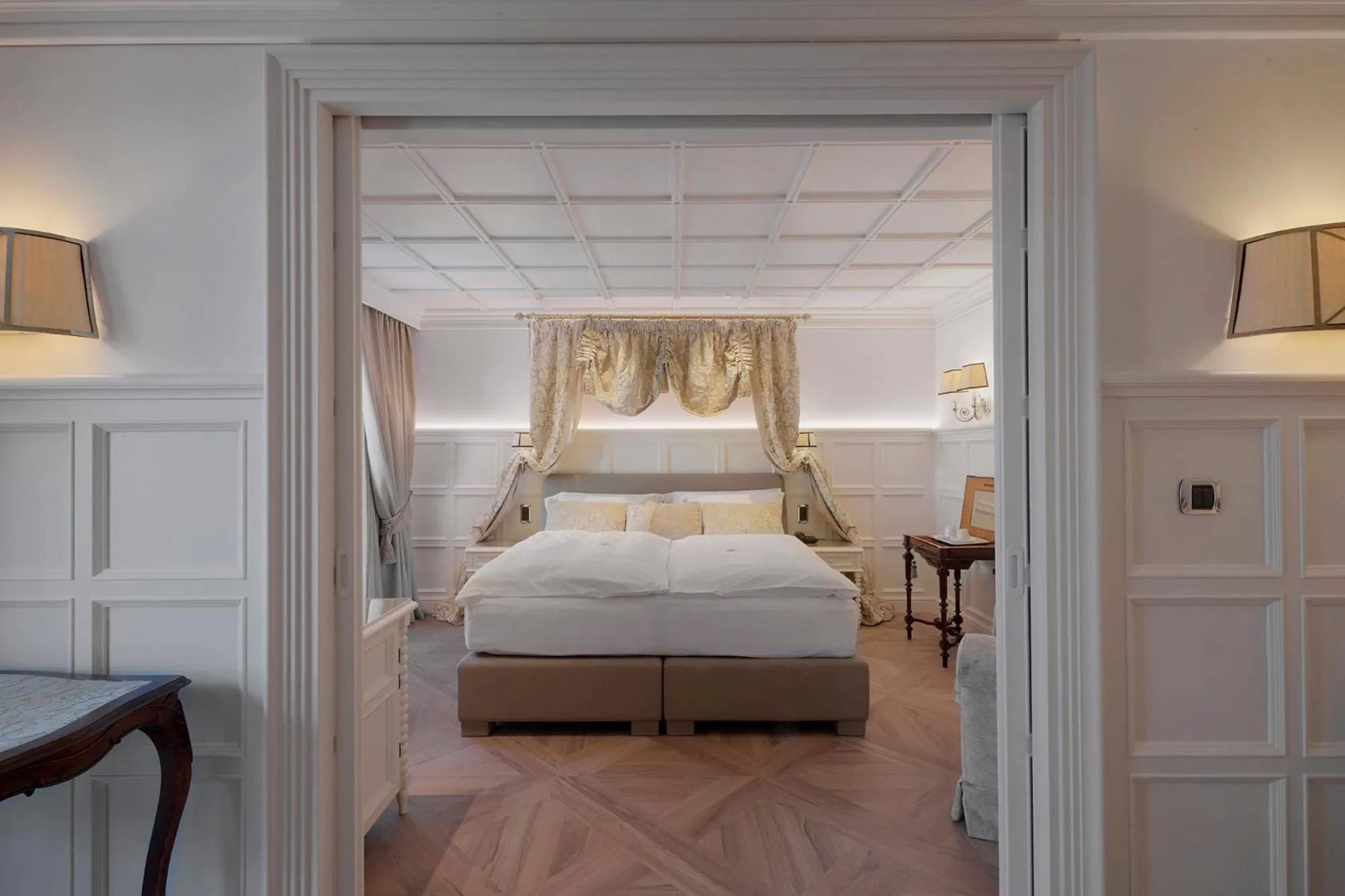 Bed in Grand Hôtel des Alpes