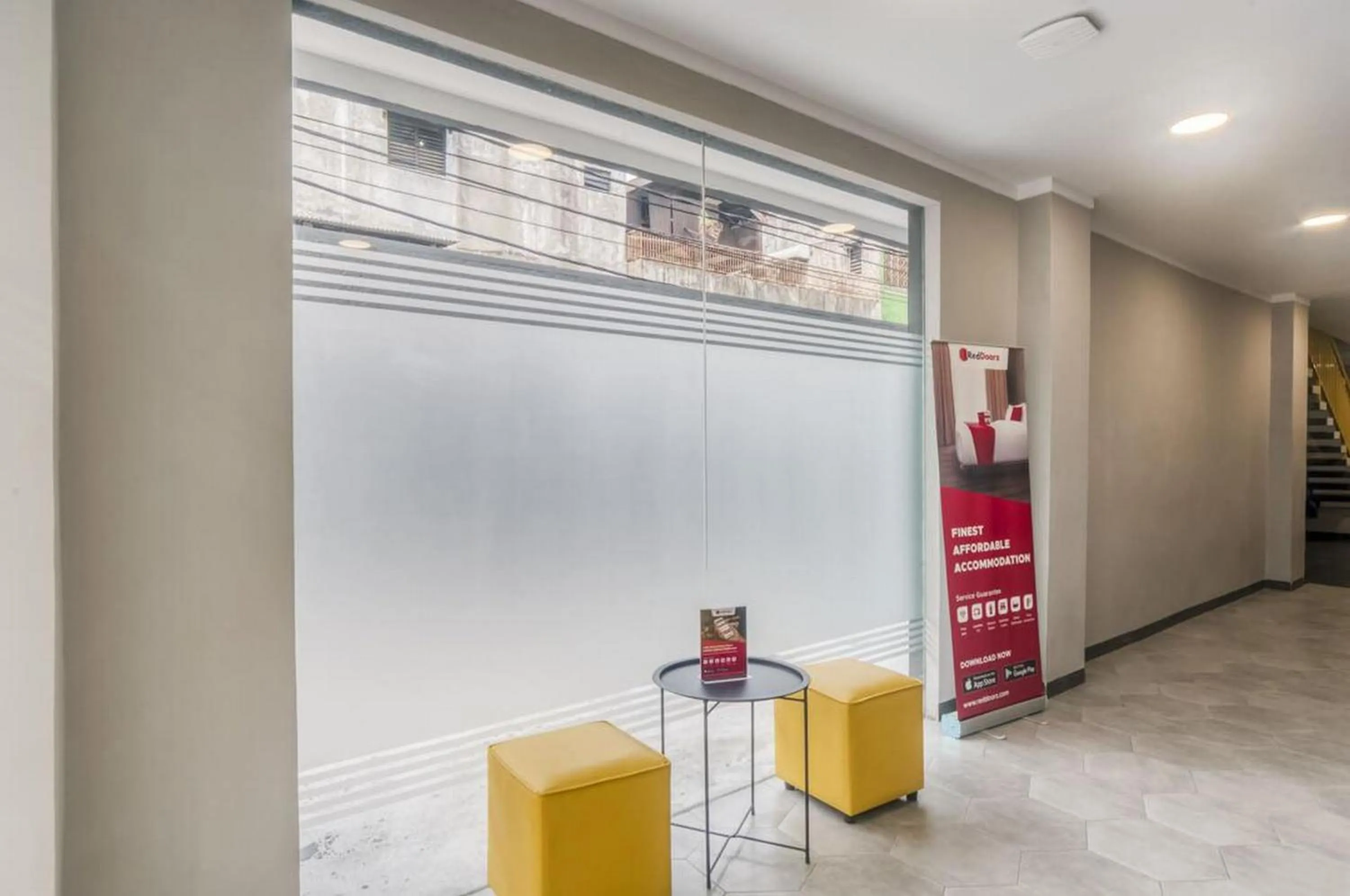 RedDoorz Plus at Cideng Timur