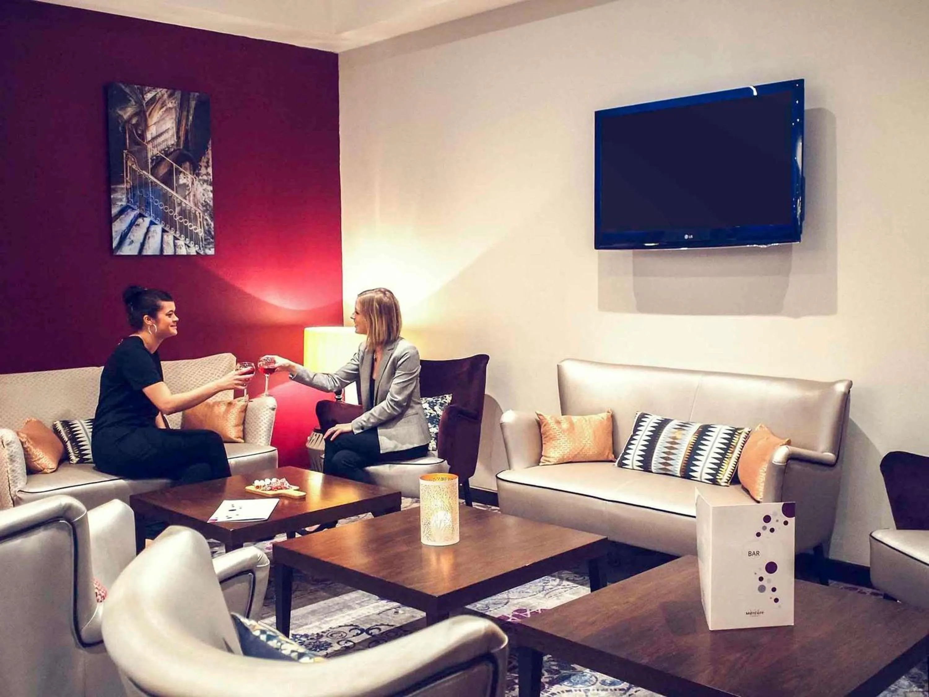 Lounge or bar in Mercure Angers Centre Gare