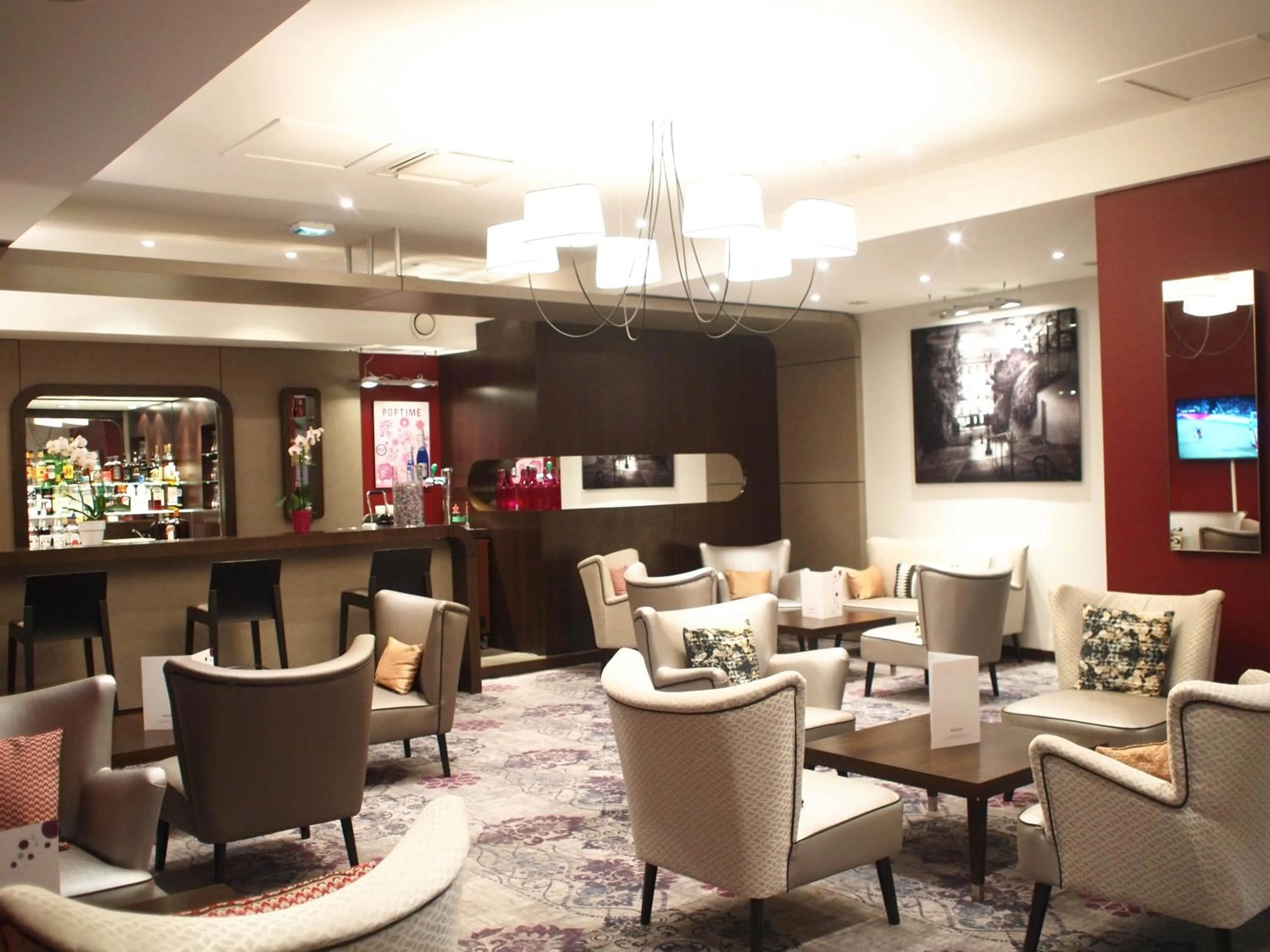 Lounge or bar in Mercure Angers Centre Gare