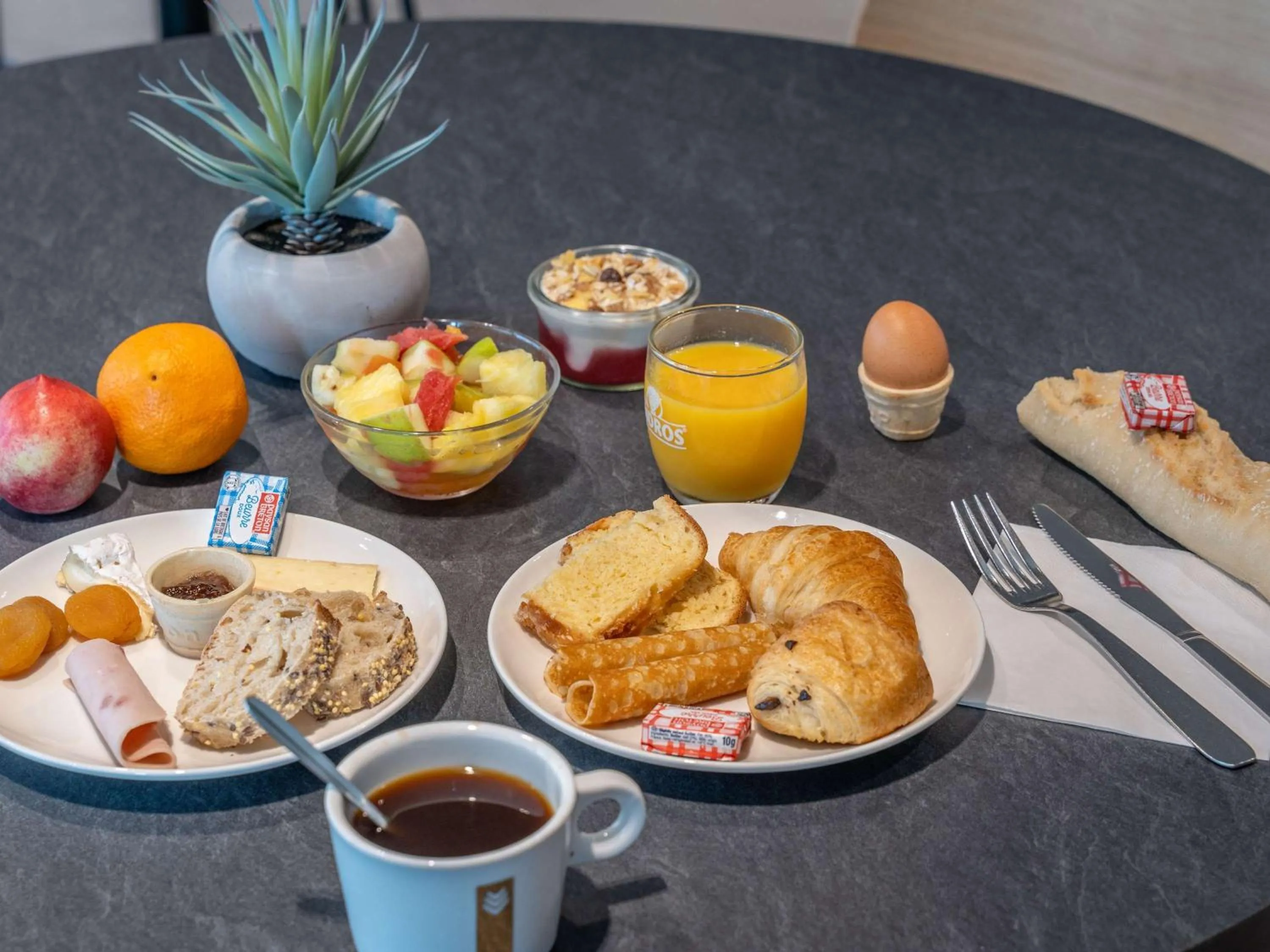 Breakfast in ibis Styles Angers Centre Gare