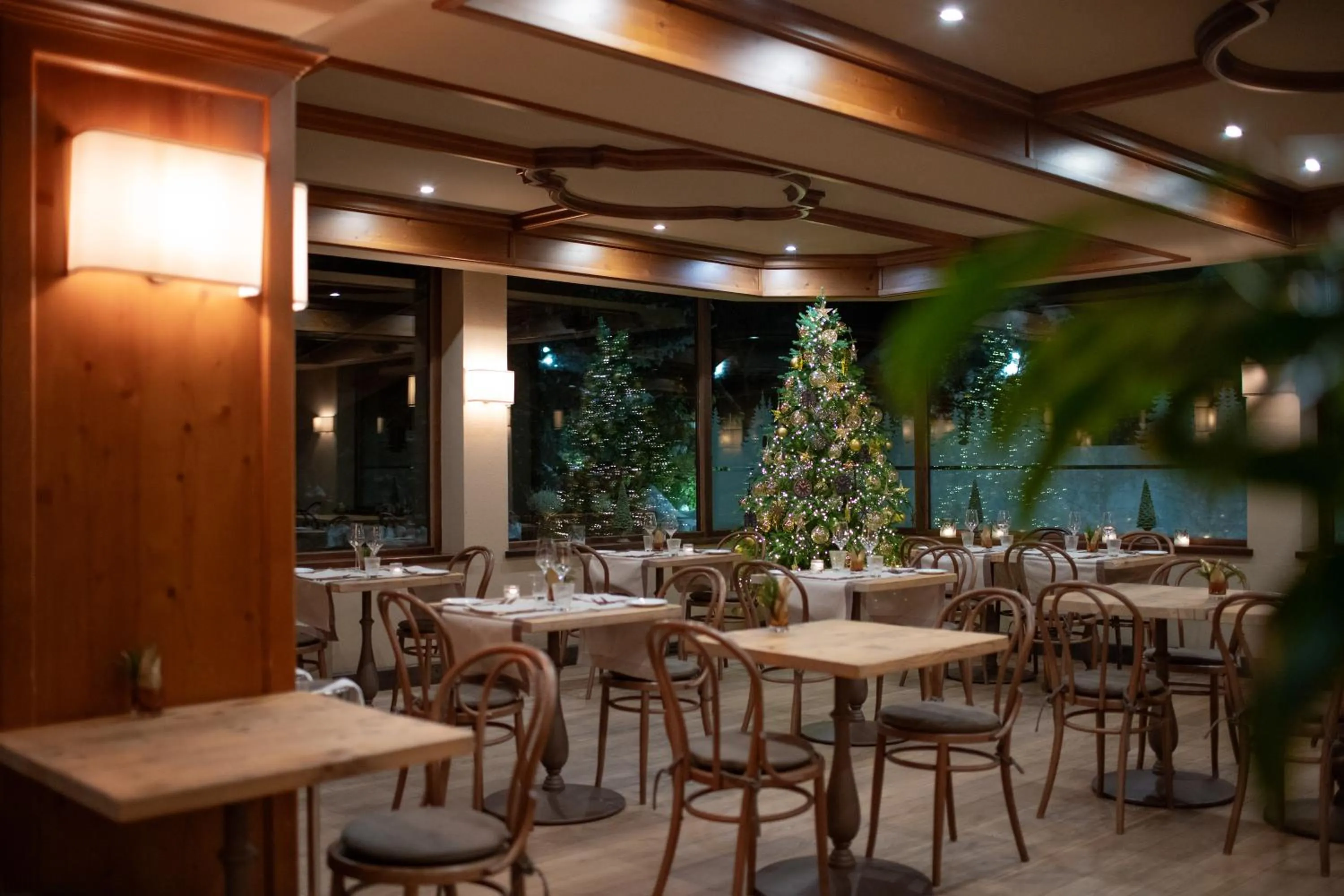 Restaurant/places to eat in QC Hotel Monte Bianco