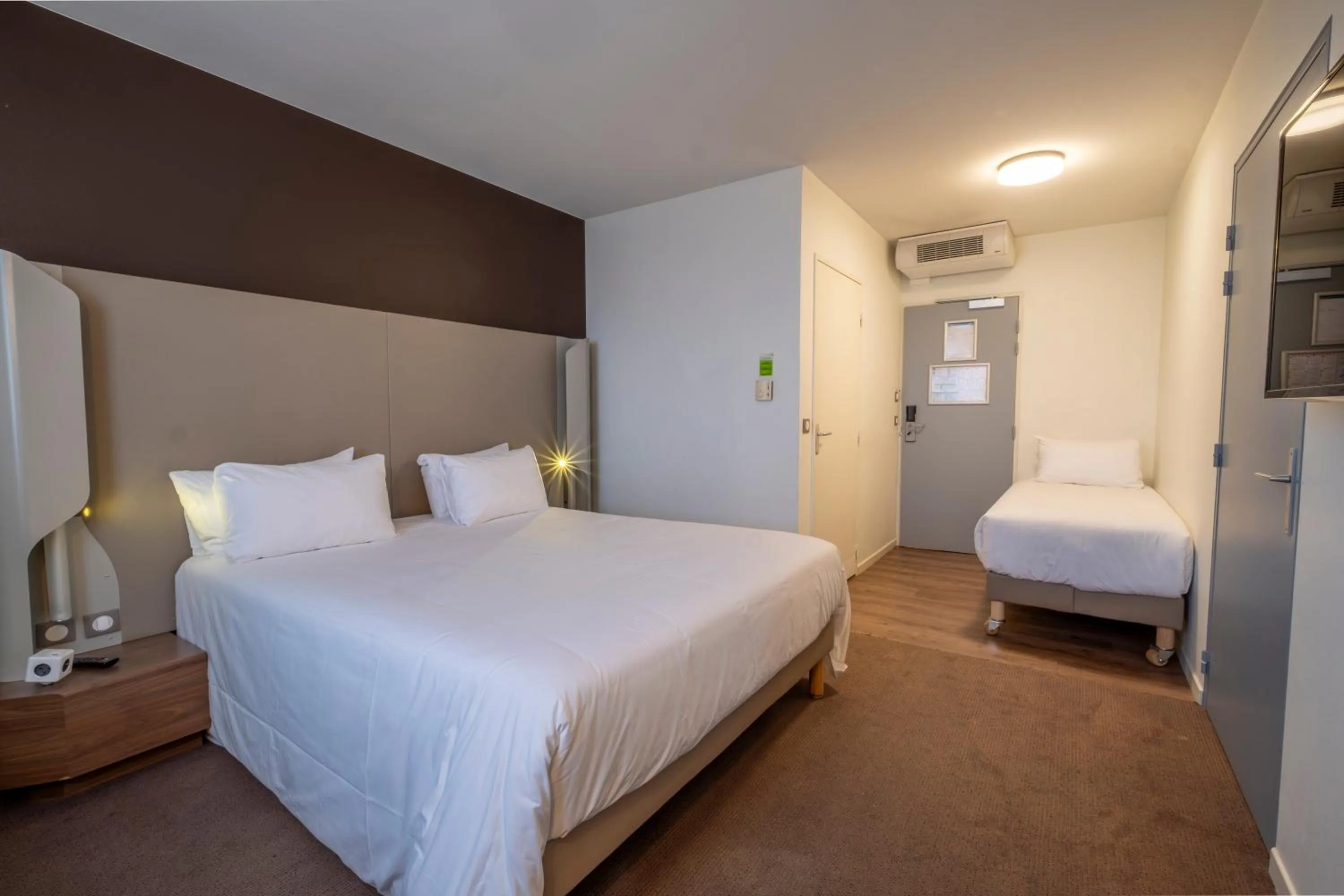 Family, Bed in Campanile Roissy - Aéroport CDG - Le Mesnil Amelot