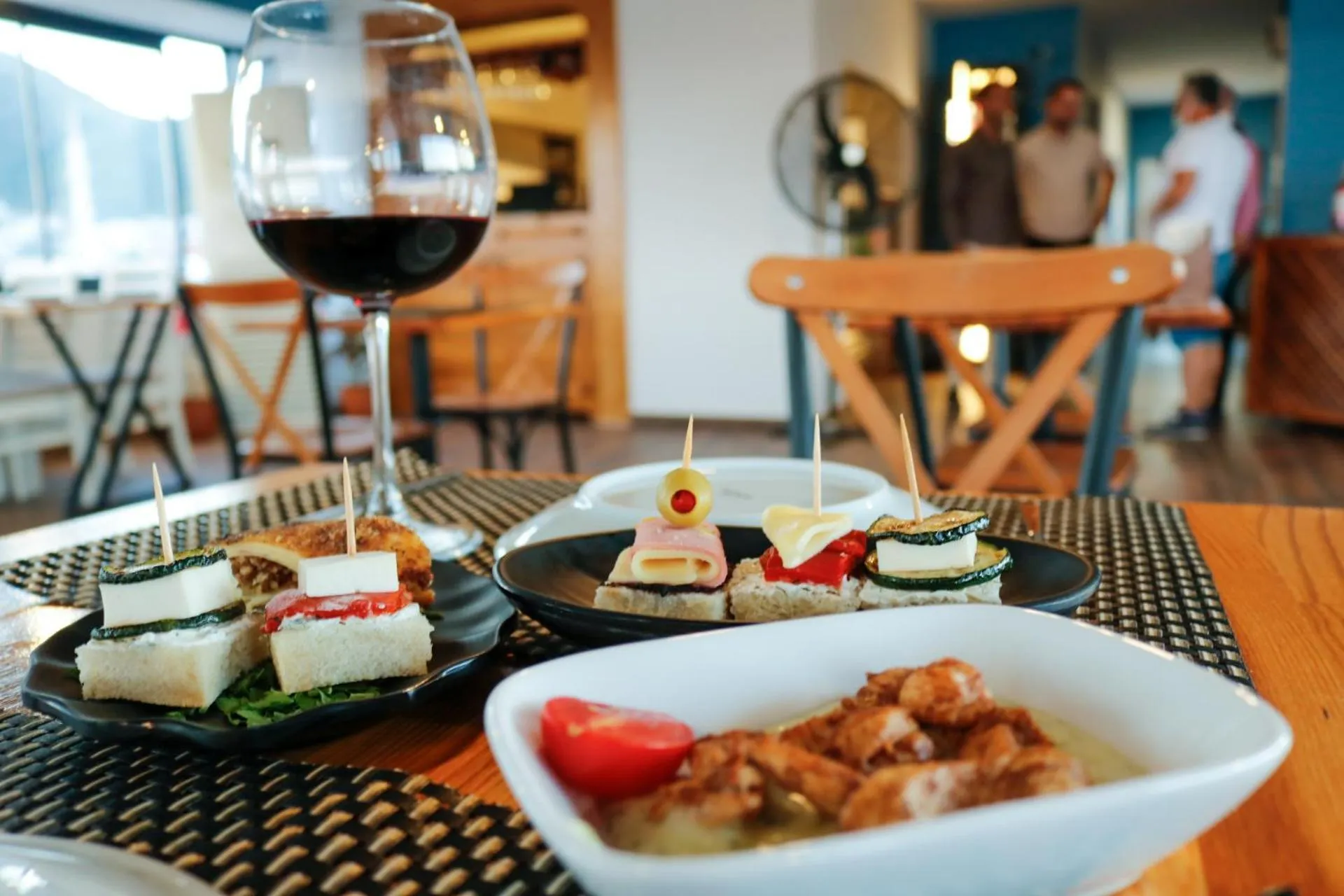 Food and drinks in Zephyros City Otel