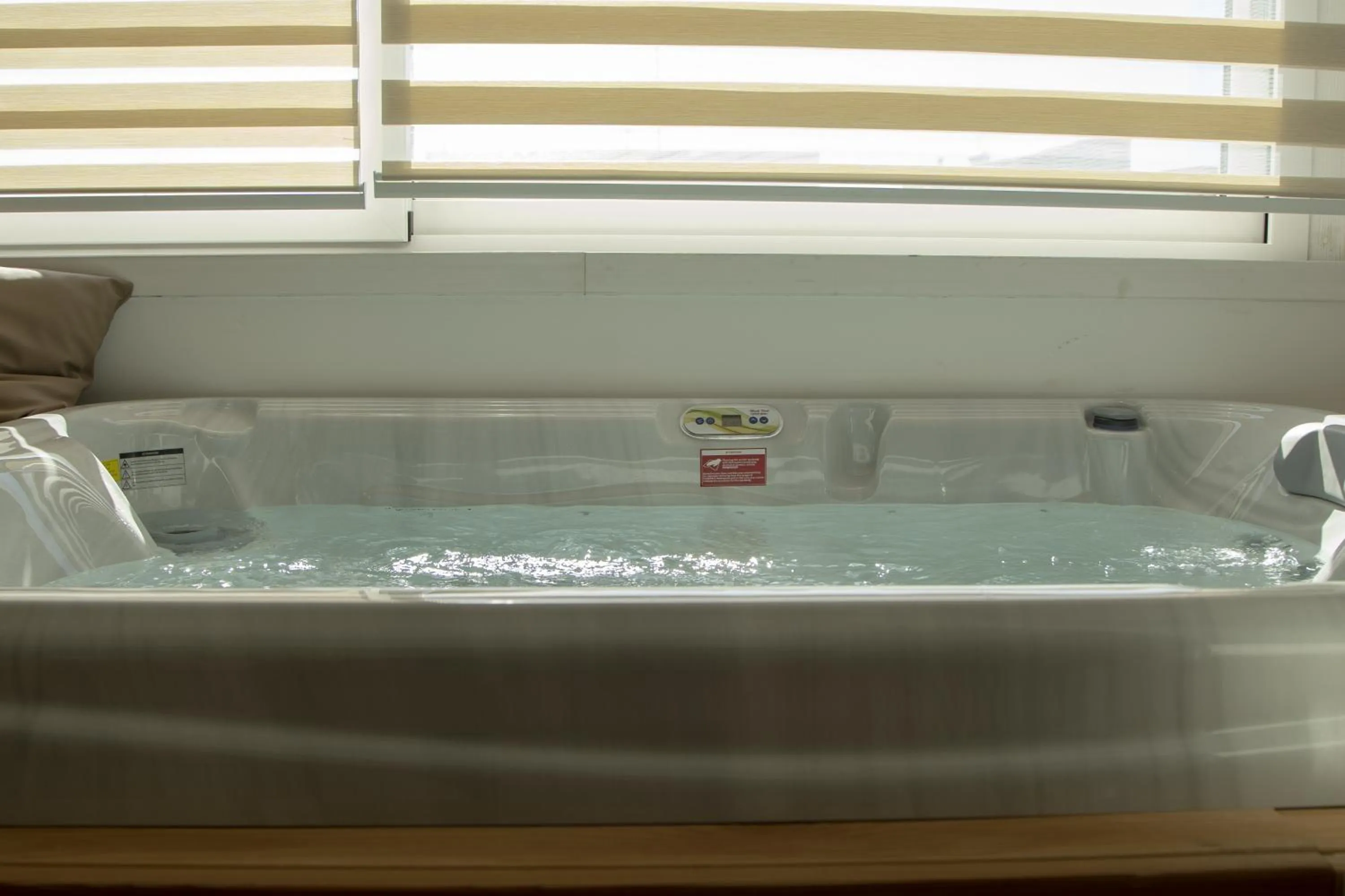 Hot Tub in Luxmarì Hotel & Spa