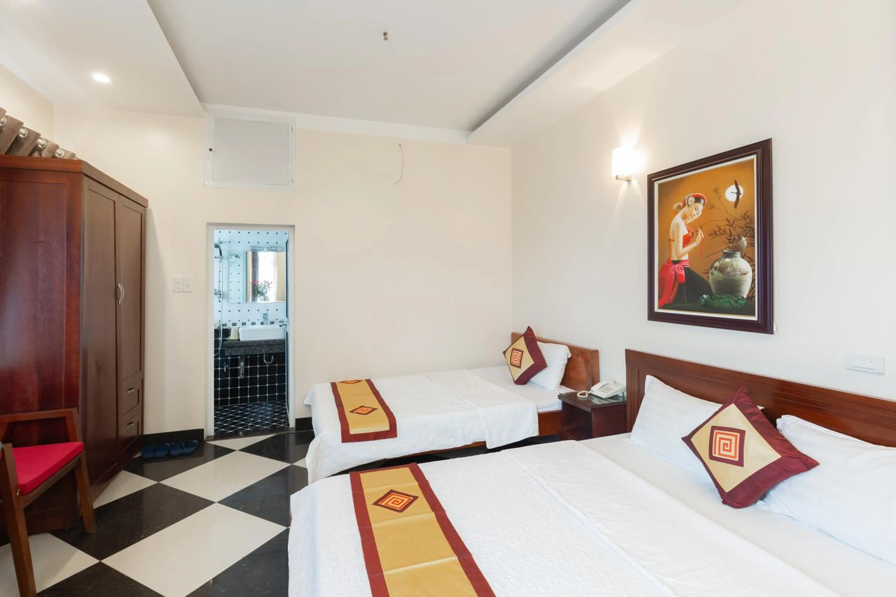 Bedroom, Bed in Titanic 2 Hotel