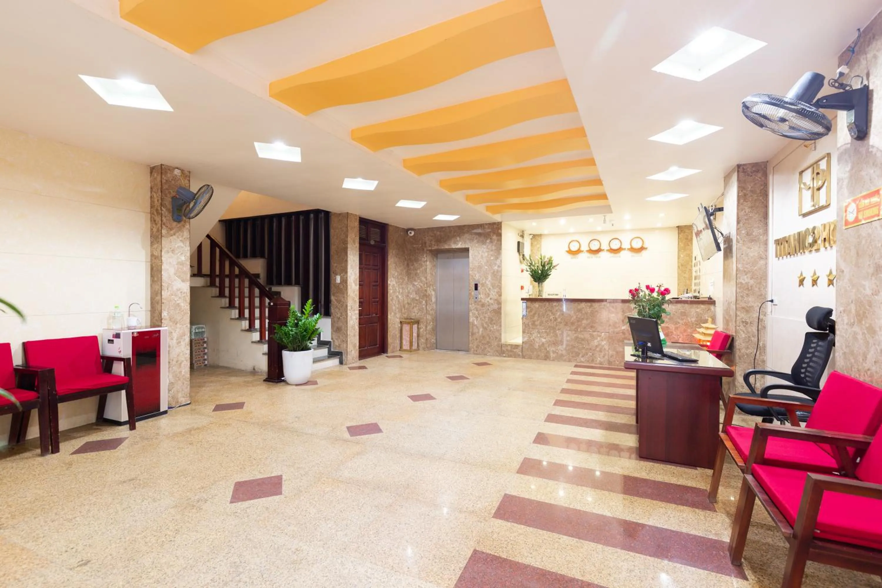 Lobby or reception in Titanic 2 Hotel