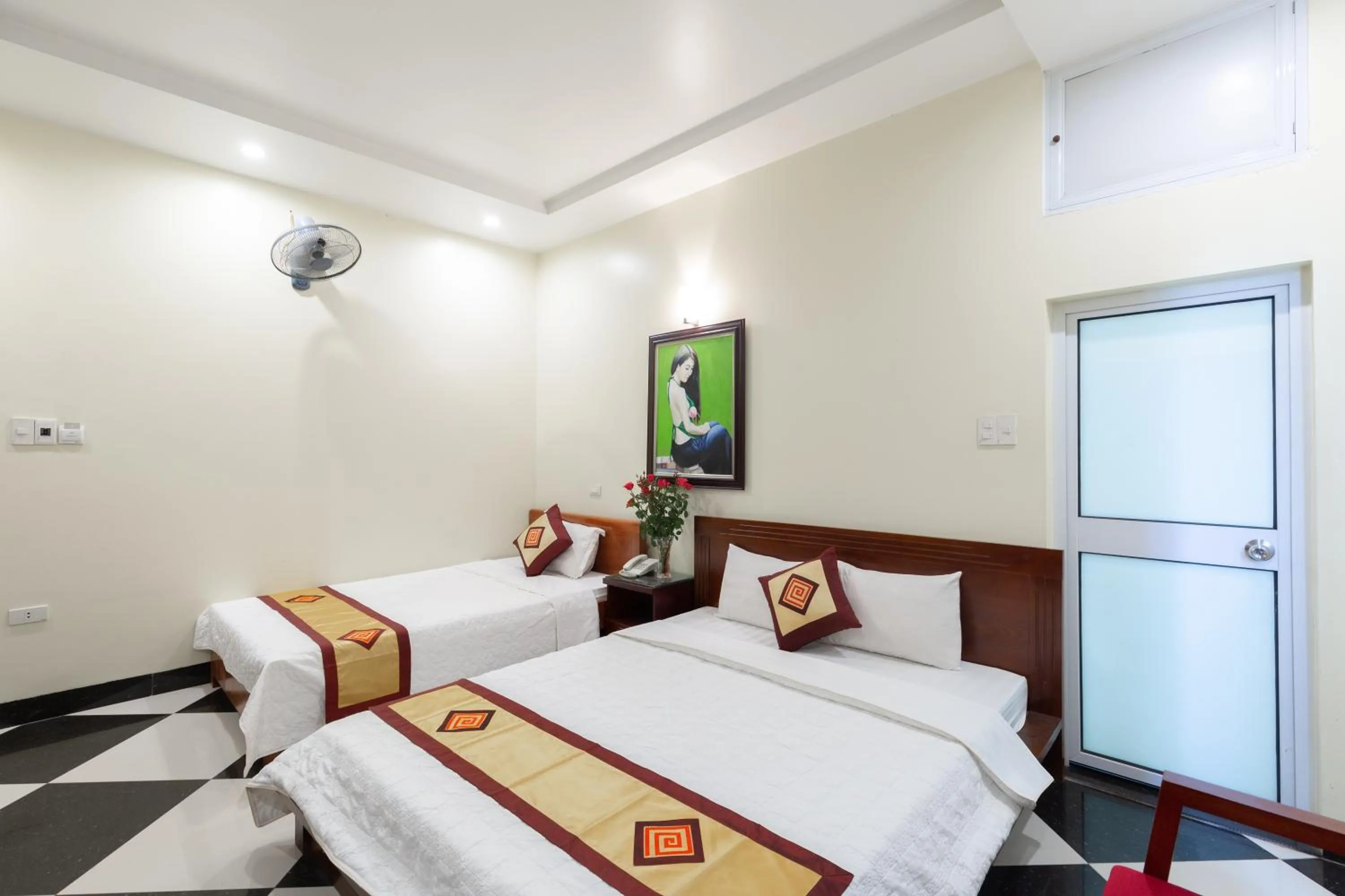 Bedroom, Bed in Titanic 2 Hotel