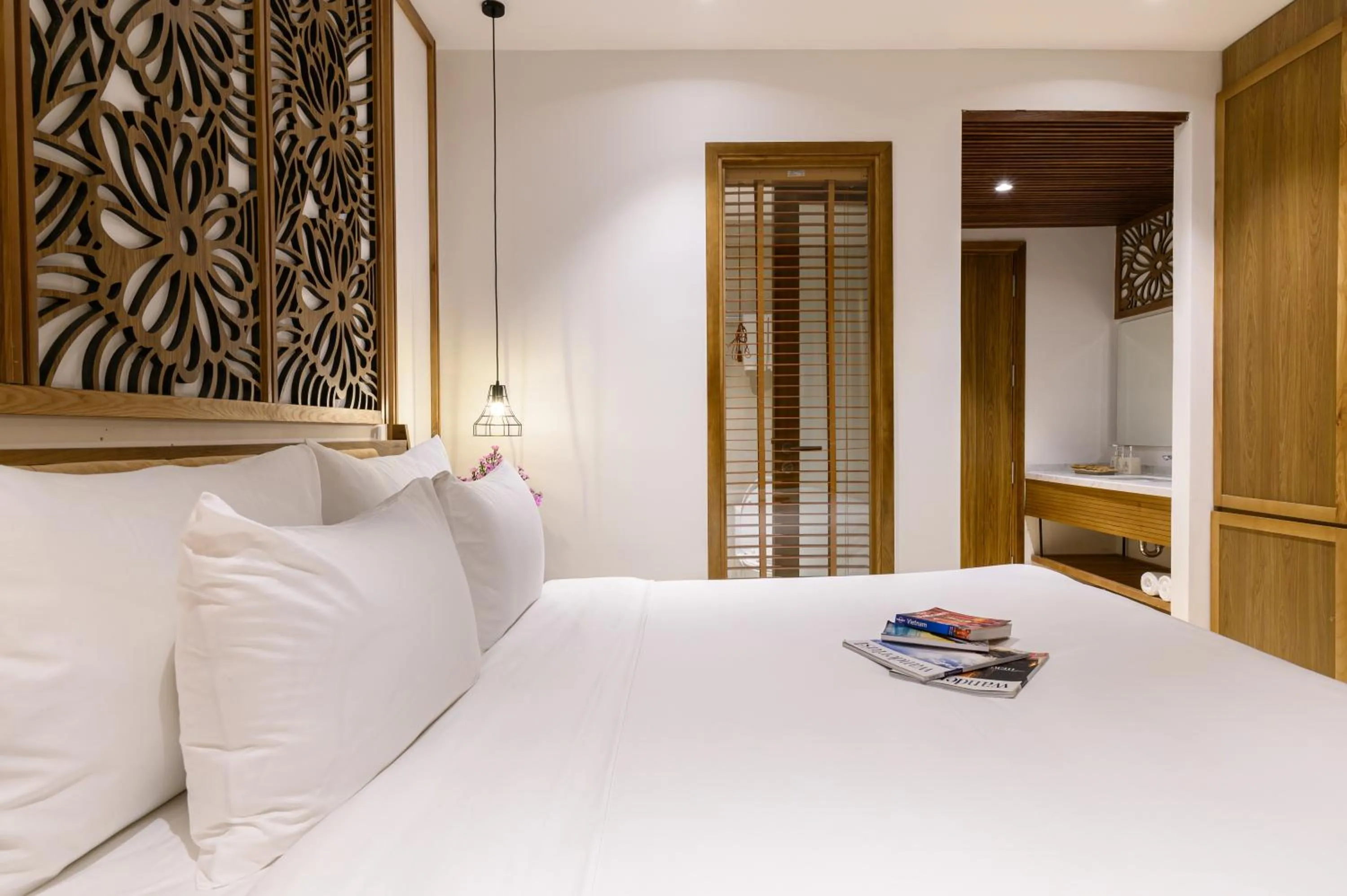 Photo of the whole room, Bed in Daisy Boutique Hotel