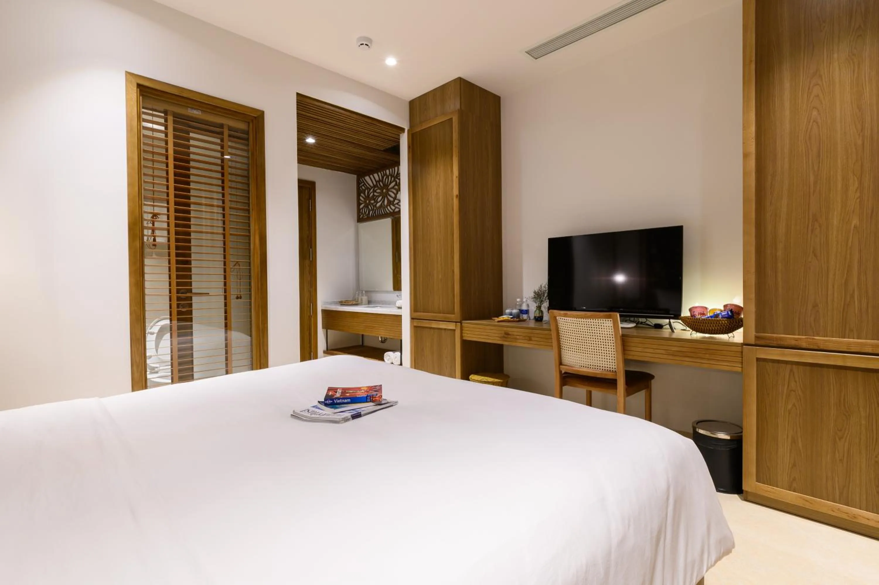 TV and multimedia, Bed in Daisy Boutique Hotel