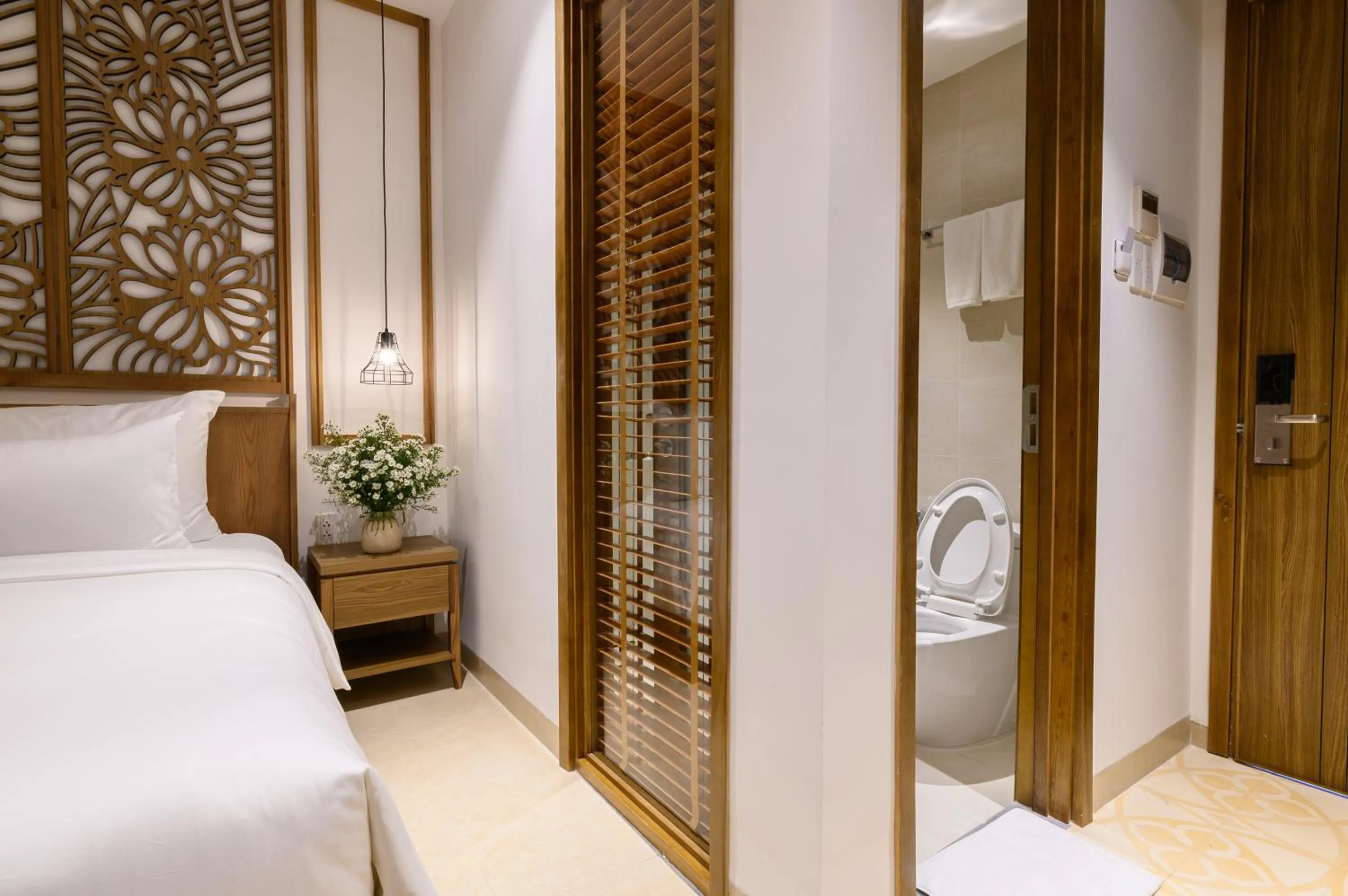 Photo of the whole room, Bed in Daisy Boutique Hotel