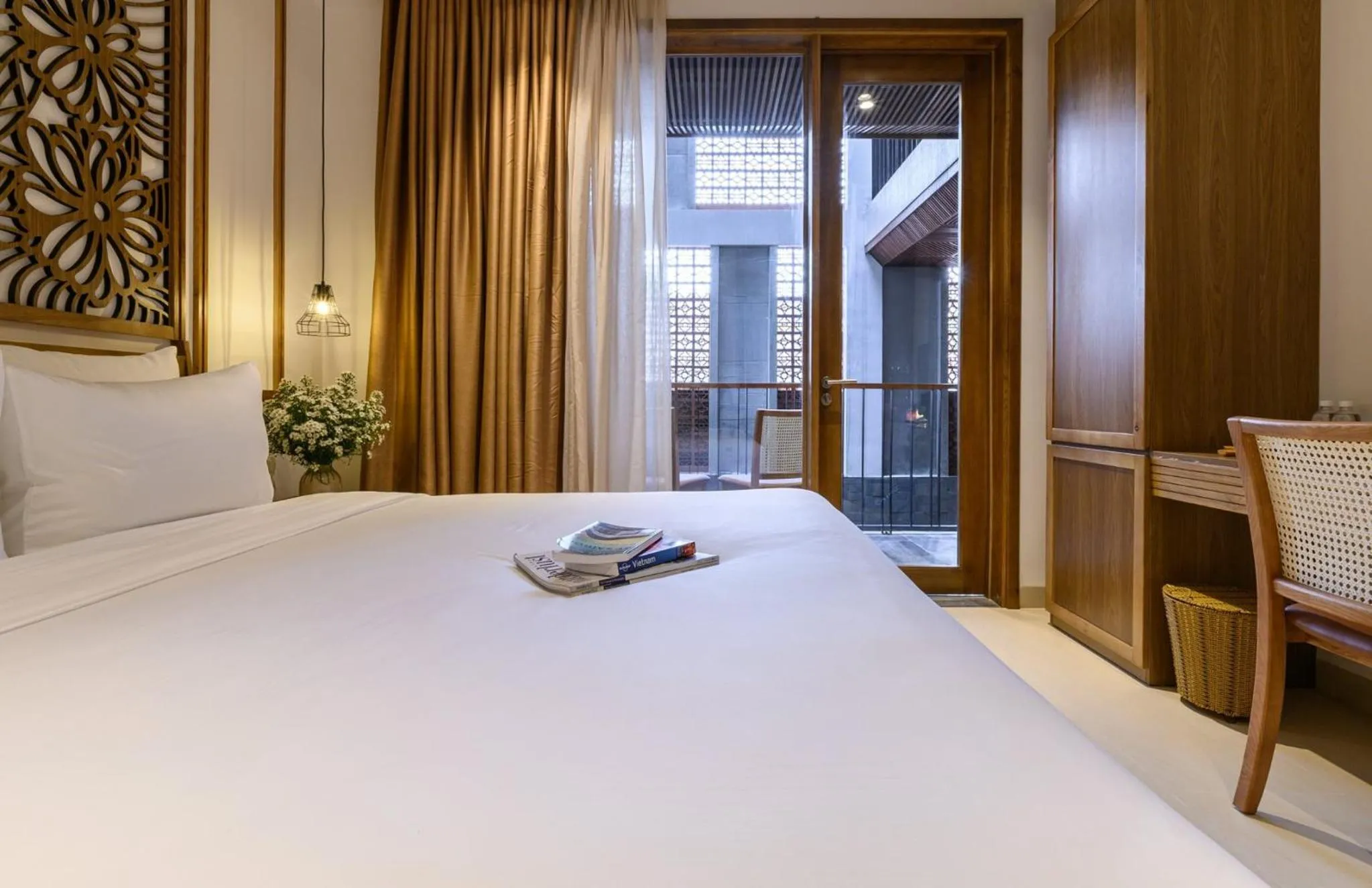 Bedroom, Bed in Daisy Boutique Hotel