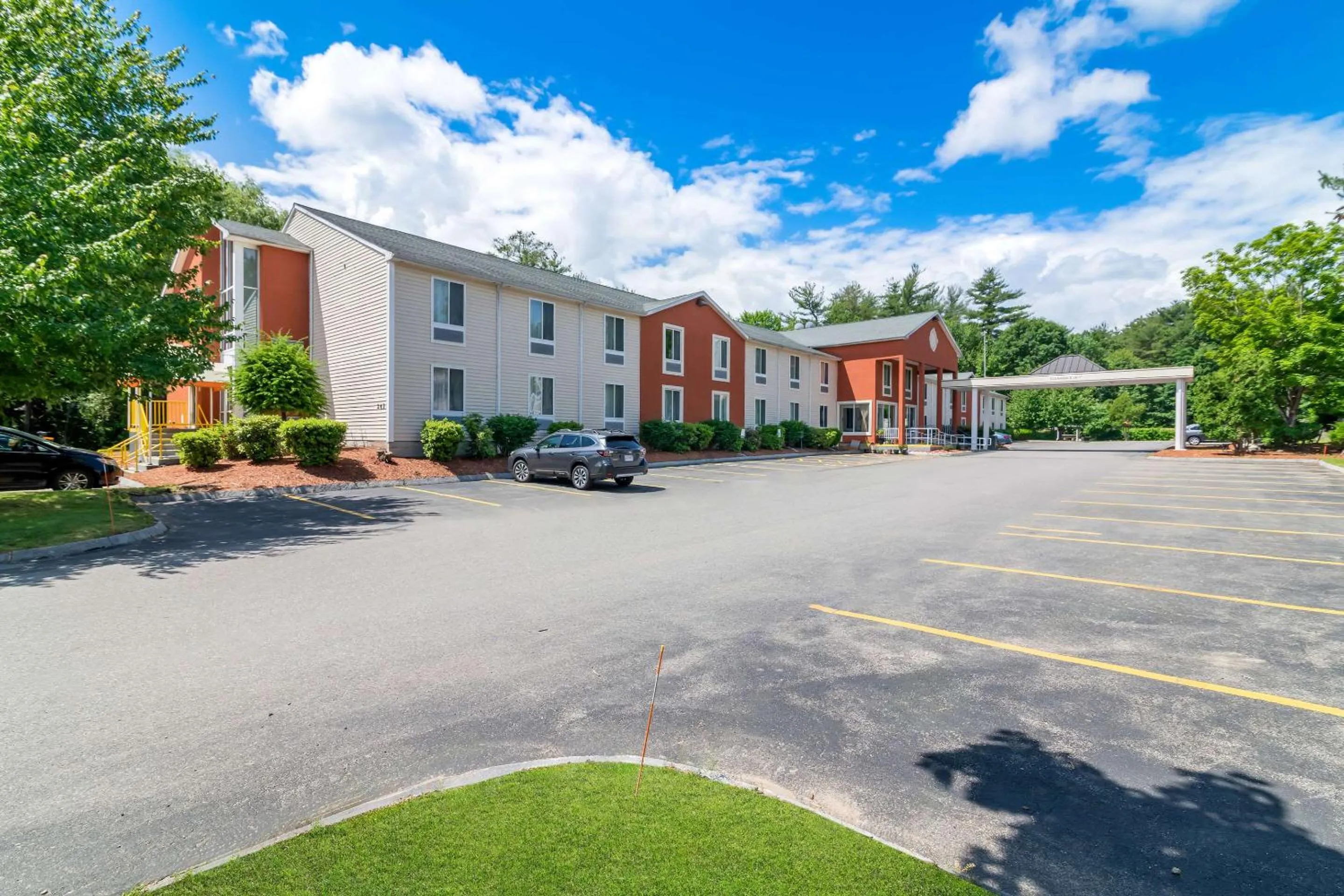 Property building in Quality Inn Merrimack - Nashua
