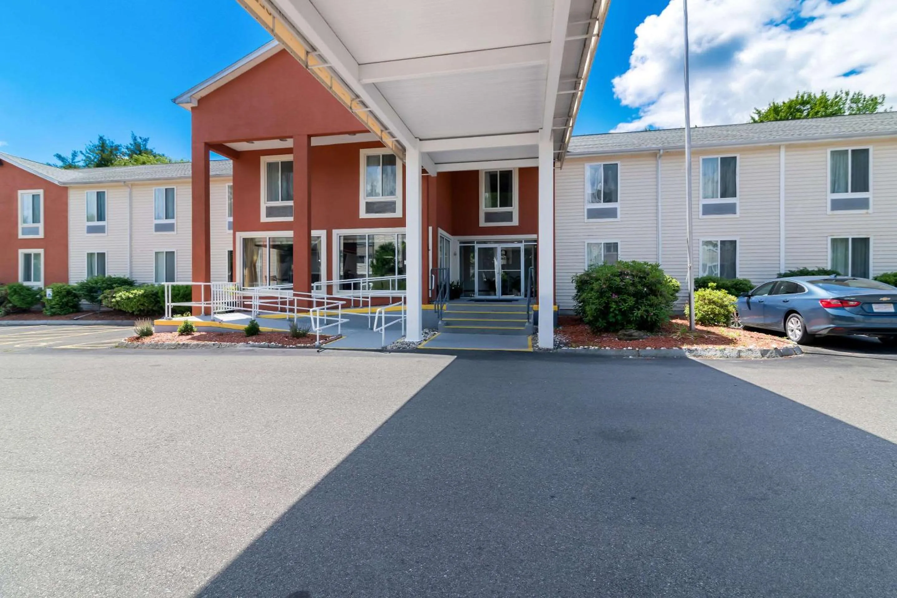 Property building in Quality Inn Merrimack - Nashua