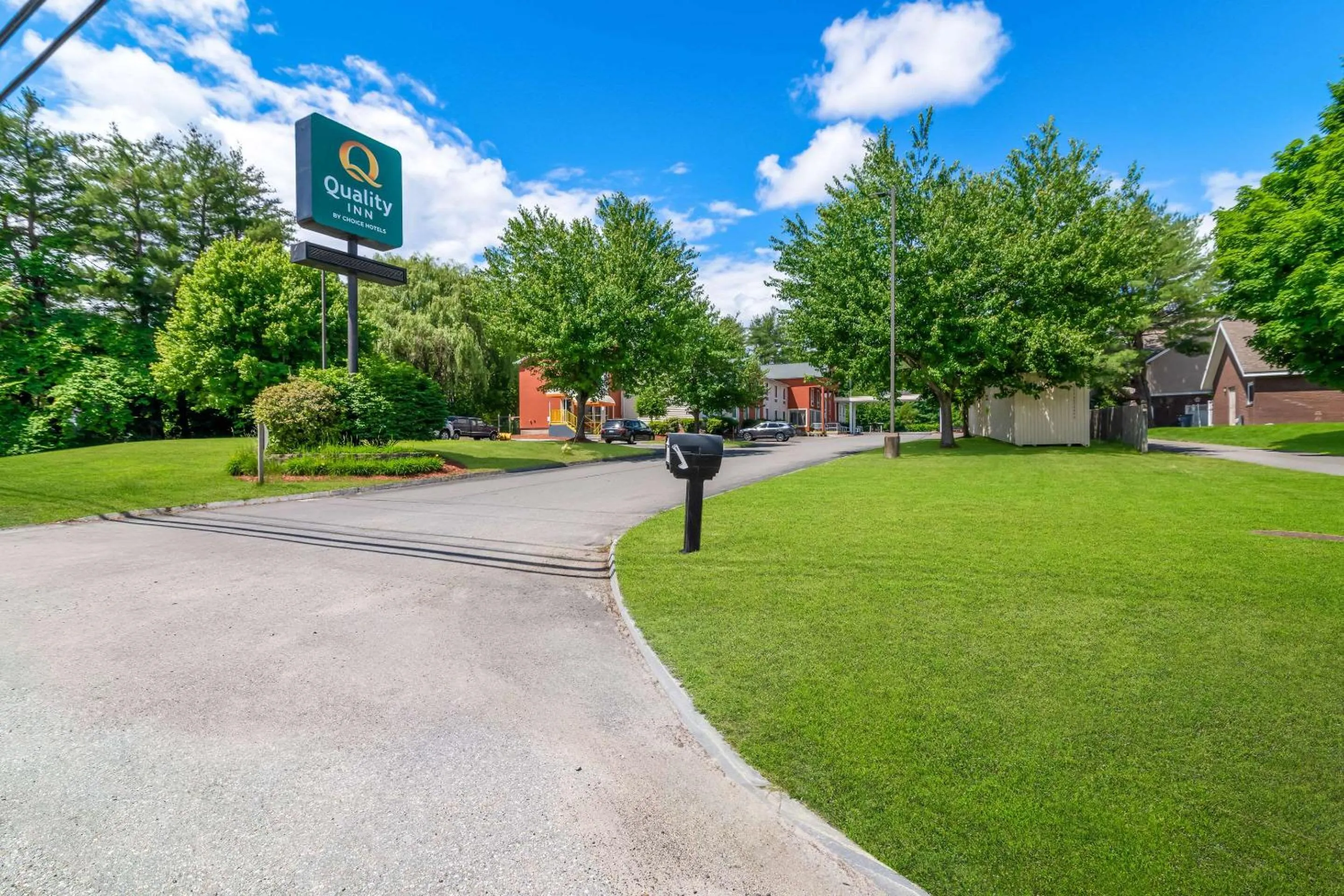 Property building in Quality Inn Merrimack - Nashua