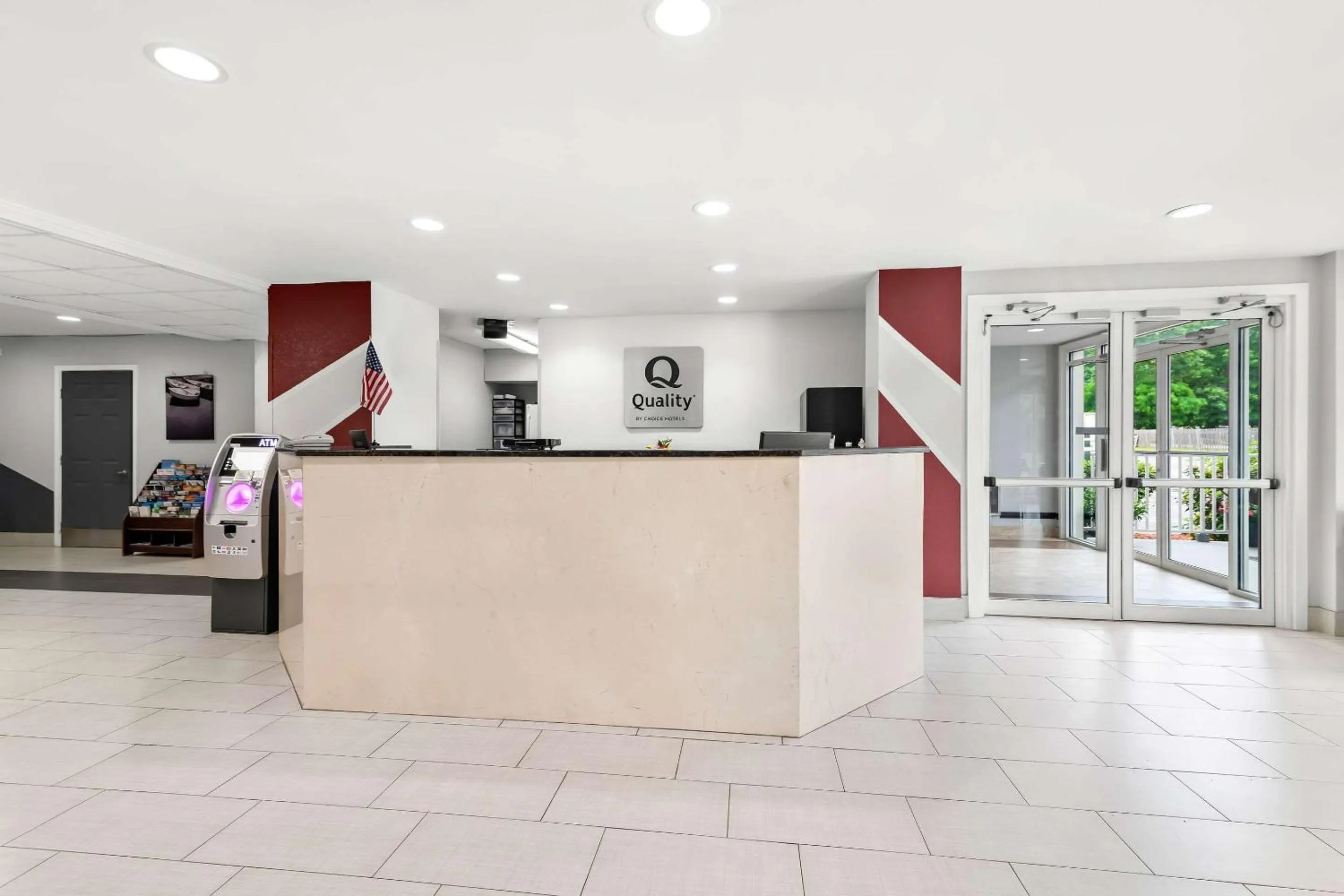 Lobby or reception in Quality Inn Merrimack - Nashua