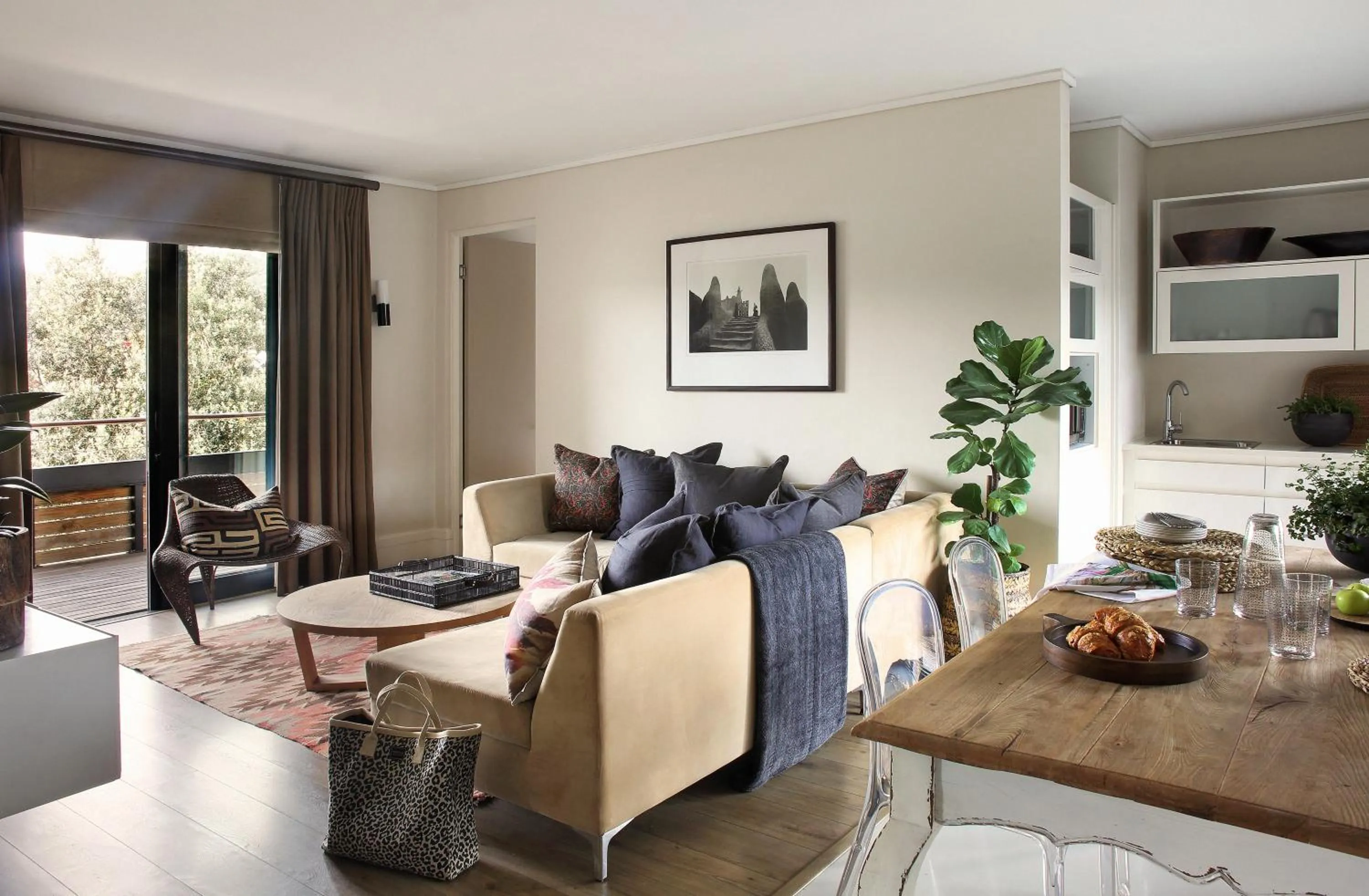 Living room in Asilia Suites Knysna Waterfront