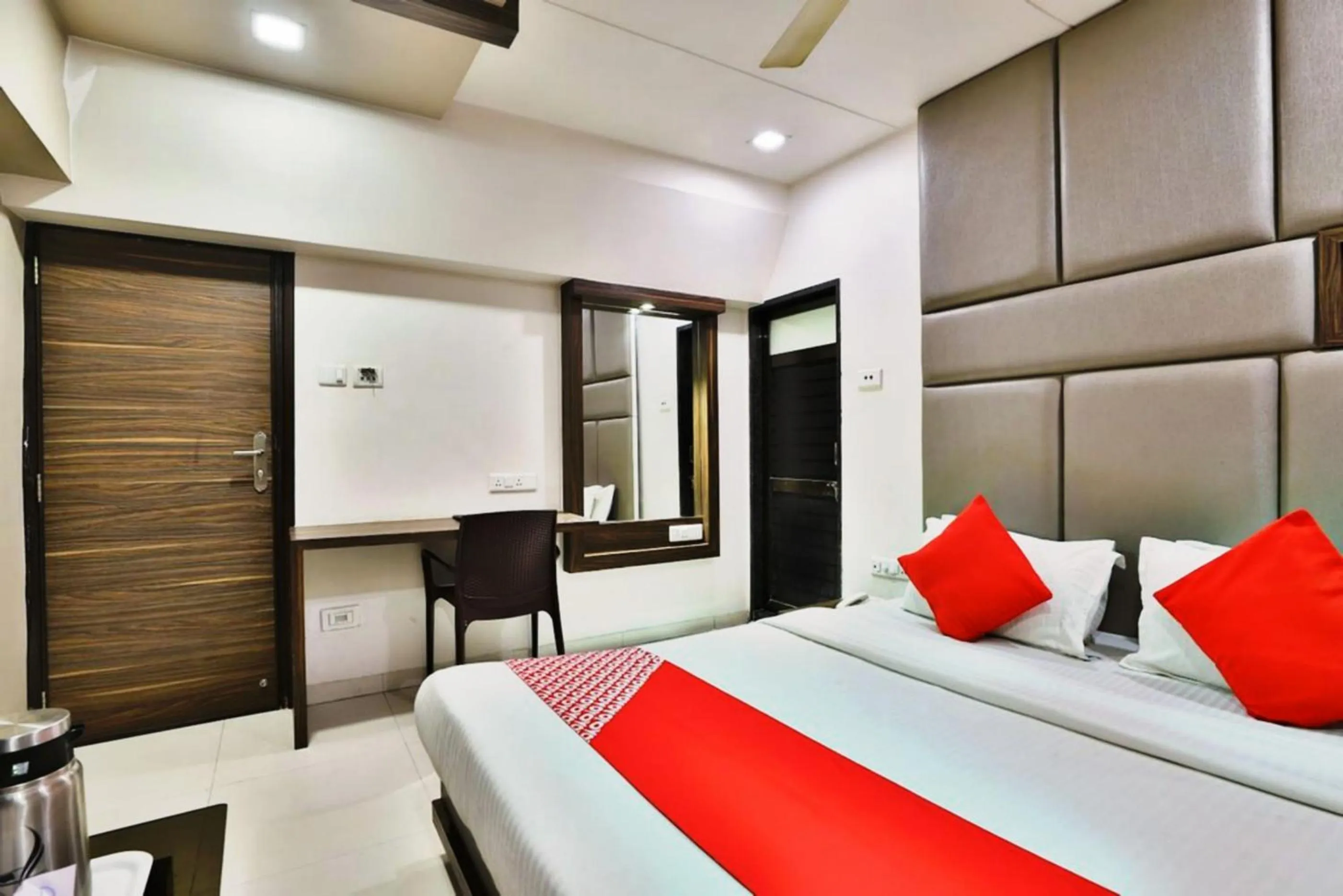 Photo of the whole room, Bed in Hotel Amber Railway station