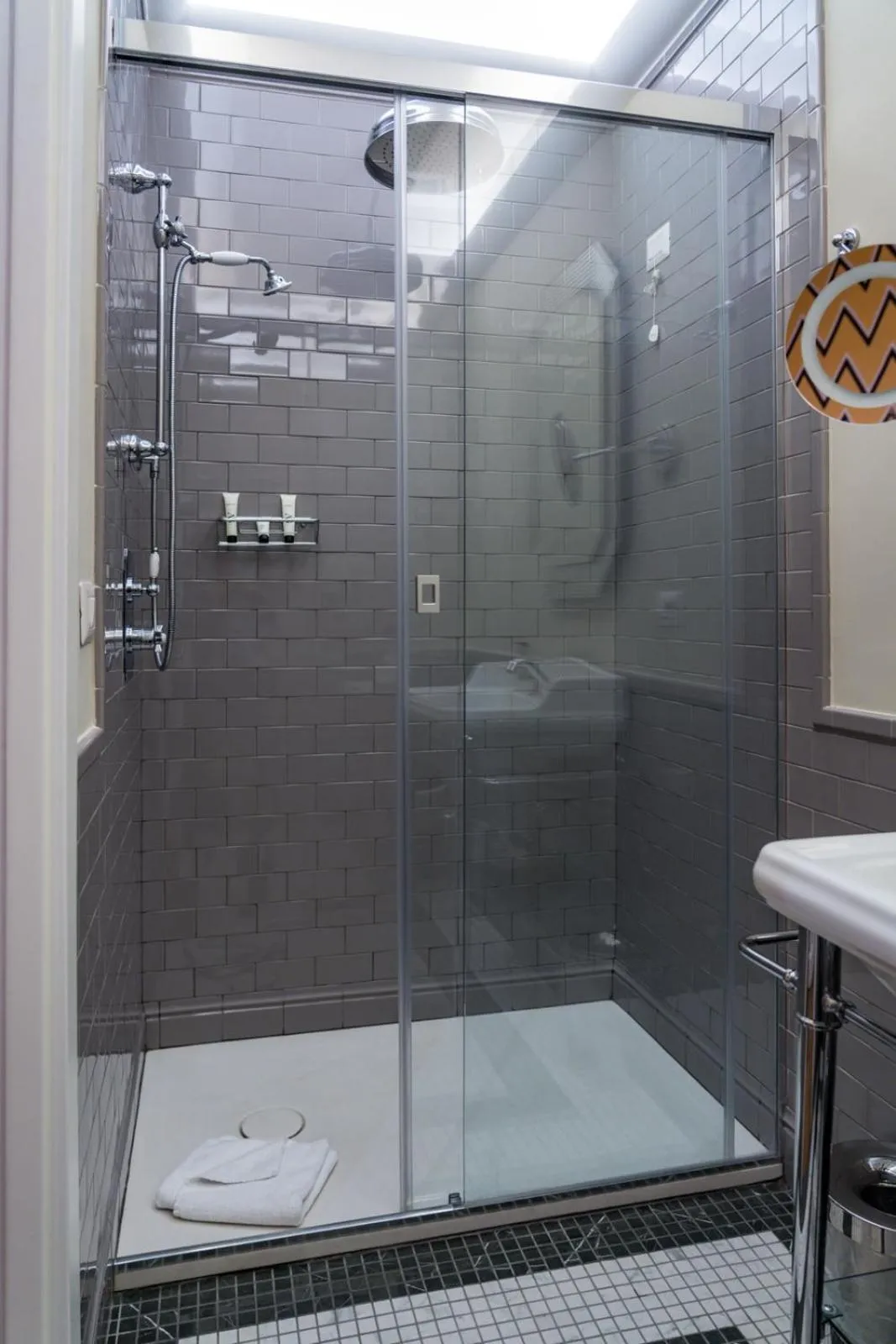 Shower in Il Campo Marzio