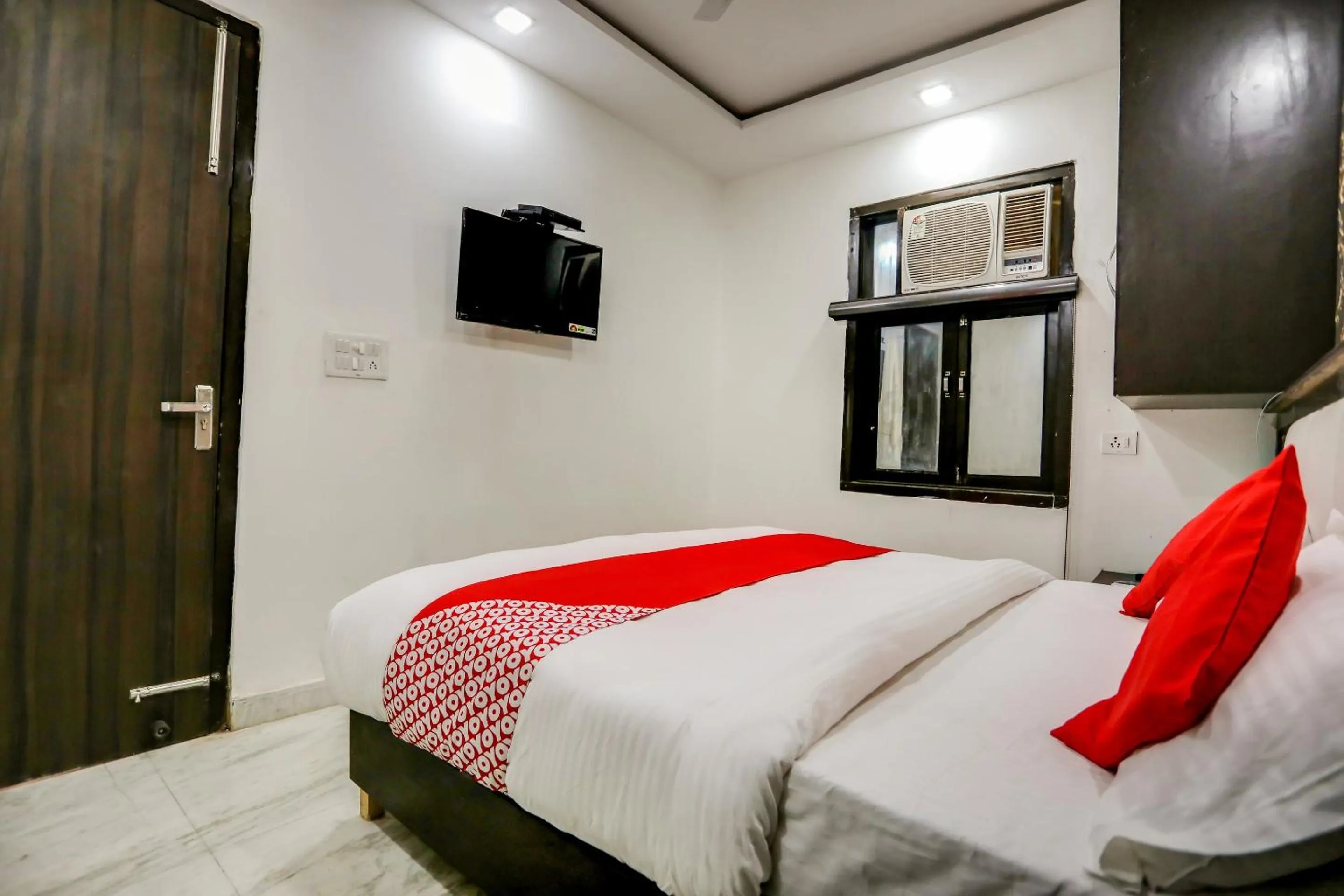 Bedroom, Bed in Hotel O Anshun Residency Near Mk Cinemas Rohini