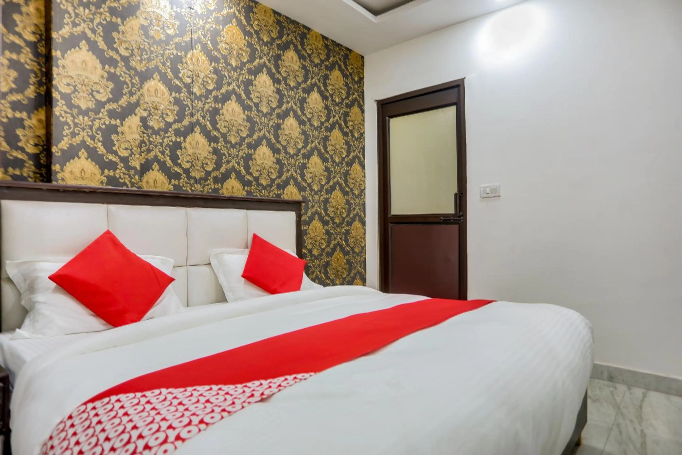 Bedroom, Bed in Hotel O Anshun Residency Near Mk Cinemas Rohini