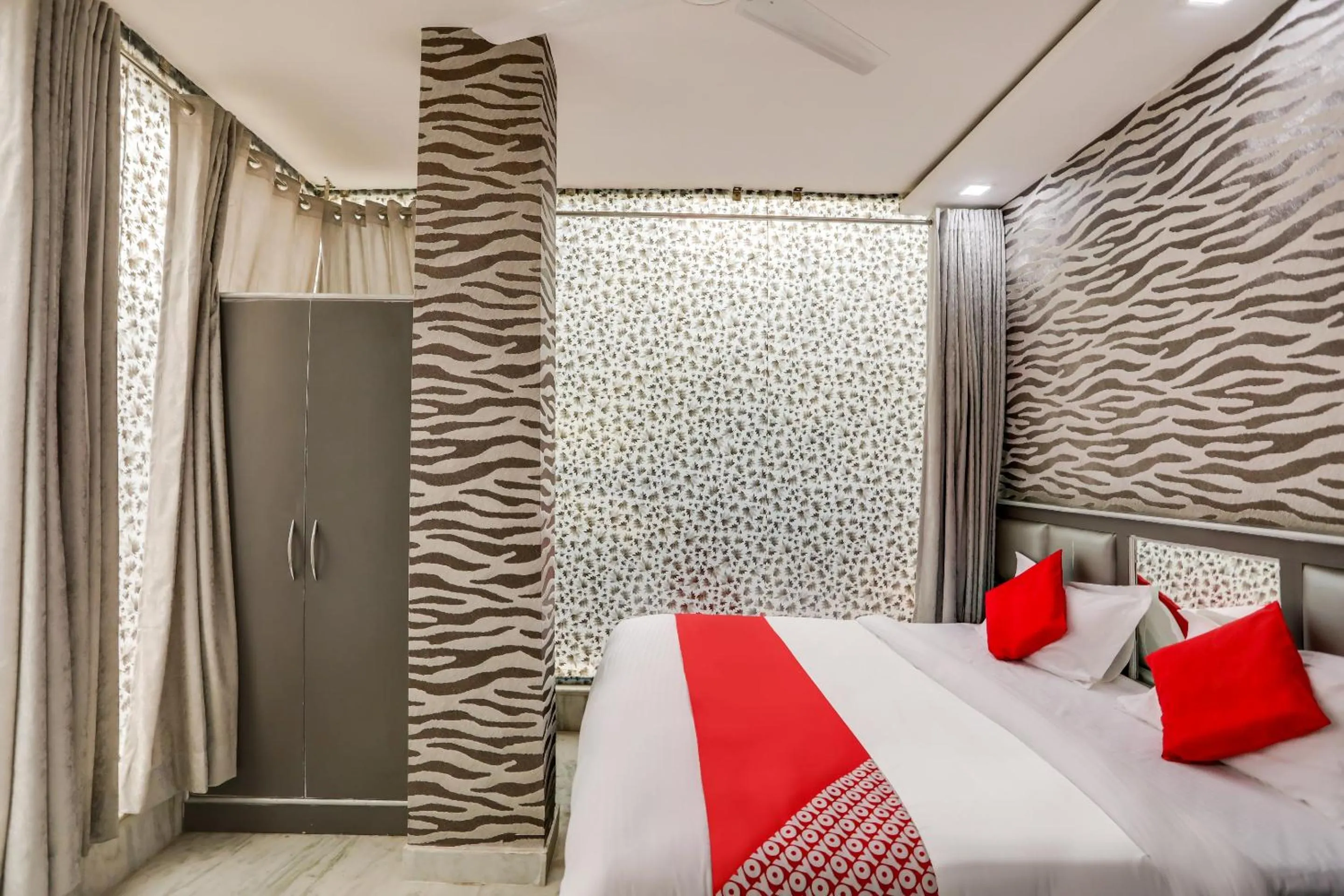 Bedroom, Bed in Hotel O Anshun Residency Near Mk Cinemas Rohini