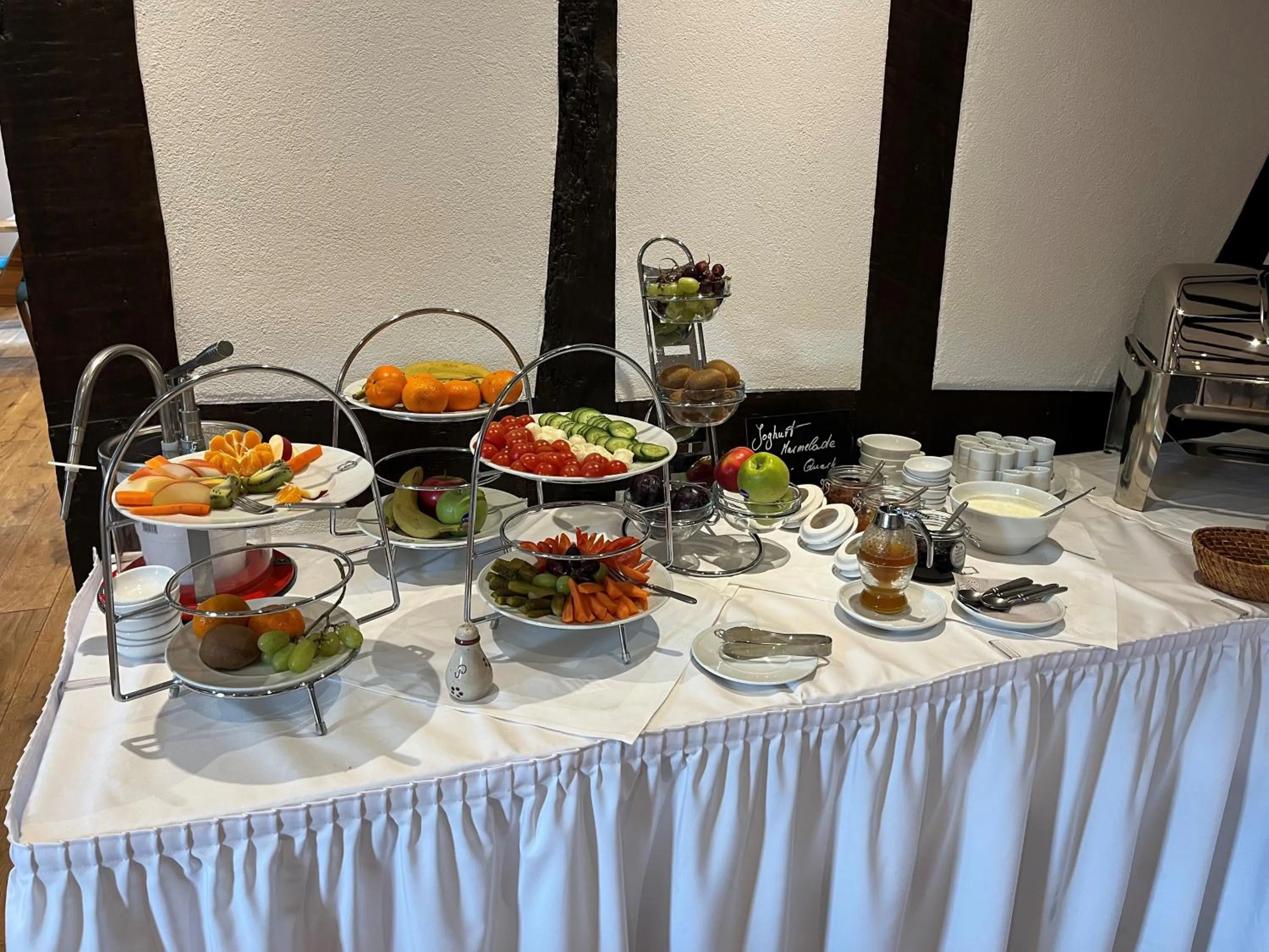 Breakfast in Landgasthof zur Burg Grenzau