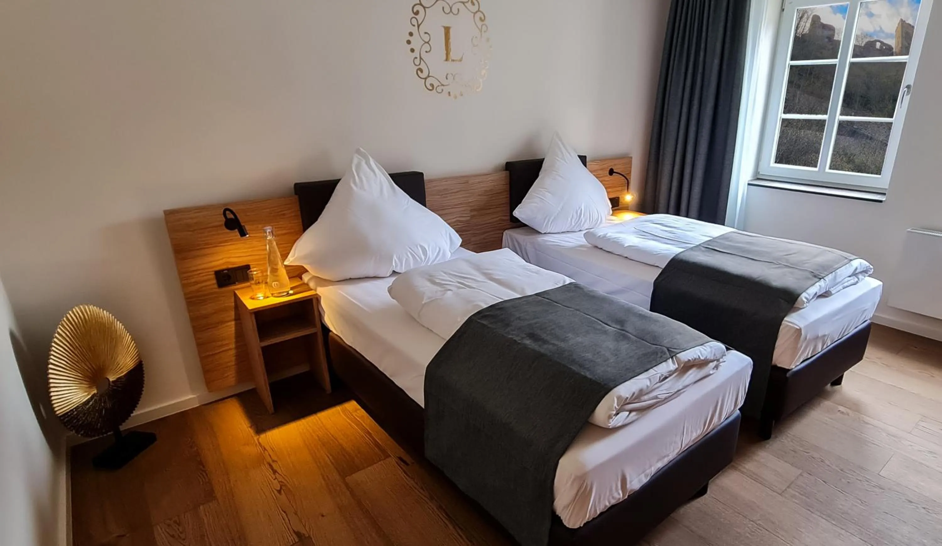 Photo of the whole room, Bed in Landgasthof zur Burg Grenzau