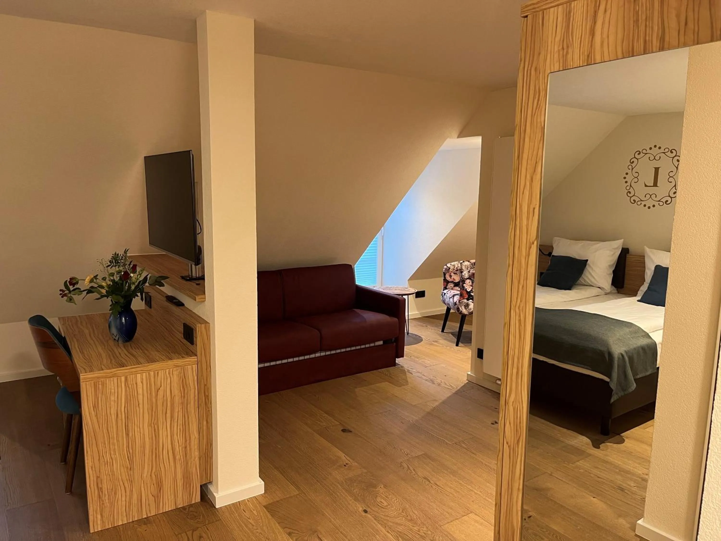 Photo of the whole room, Bed in Landgasthof zur Burg Grenzau