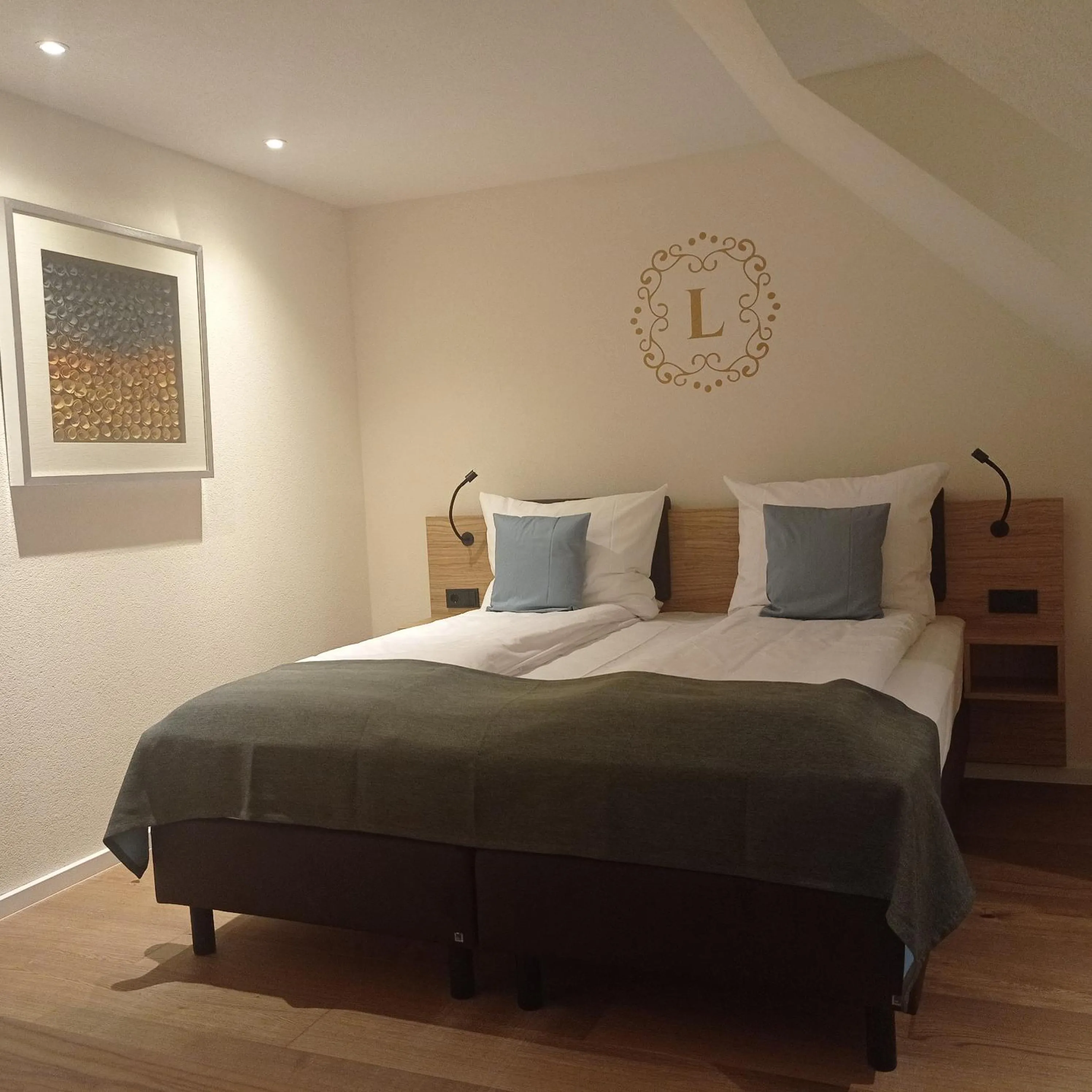 Staff, Bed in Landgasthof zur Burg Grenzau