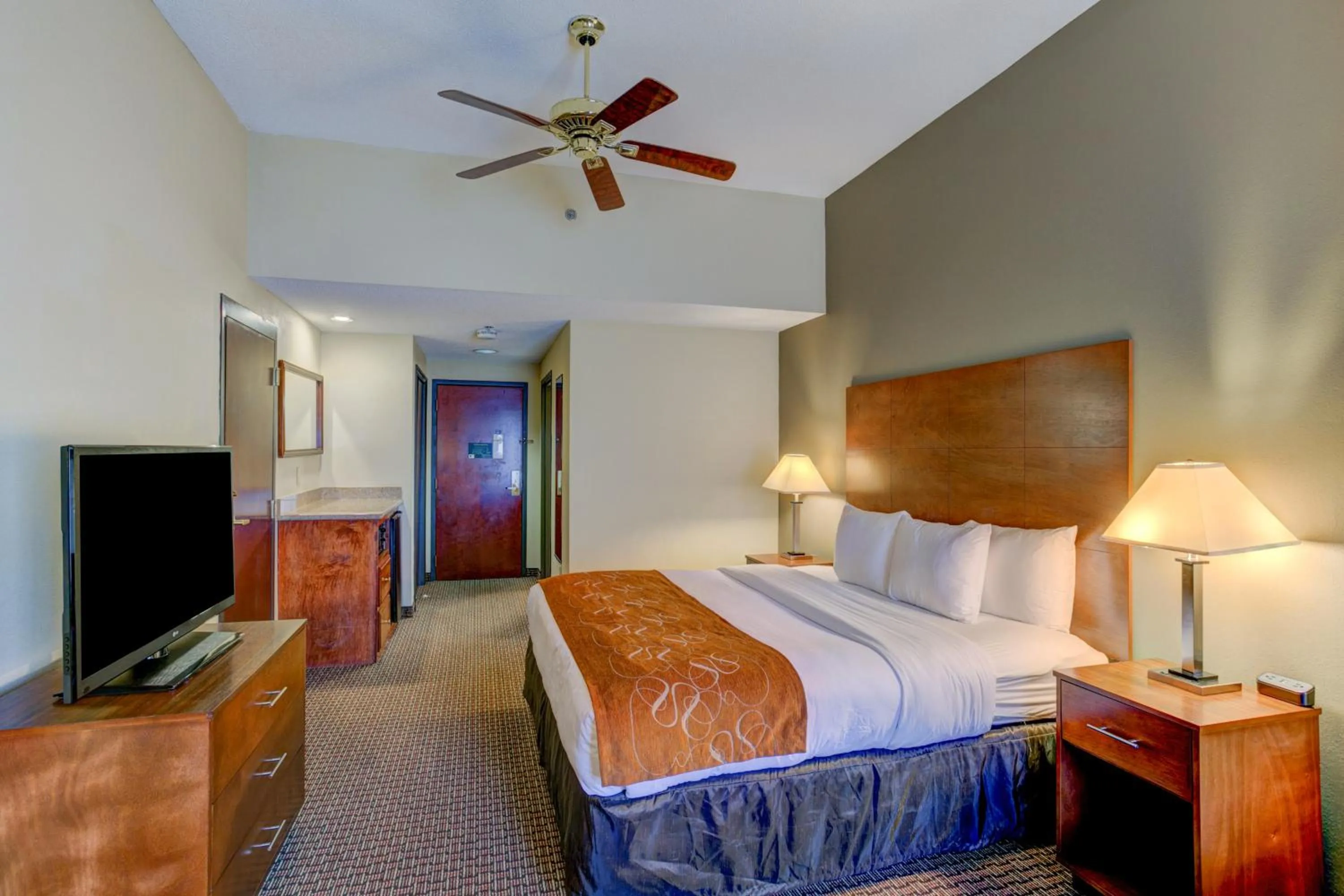 Bedroom in Comfort Suites Raleigh Durham Airport/Rtp