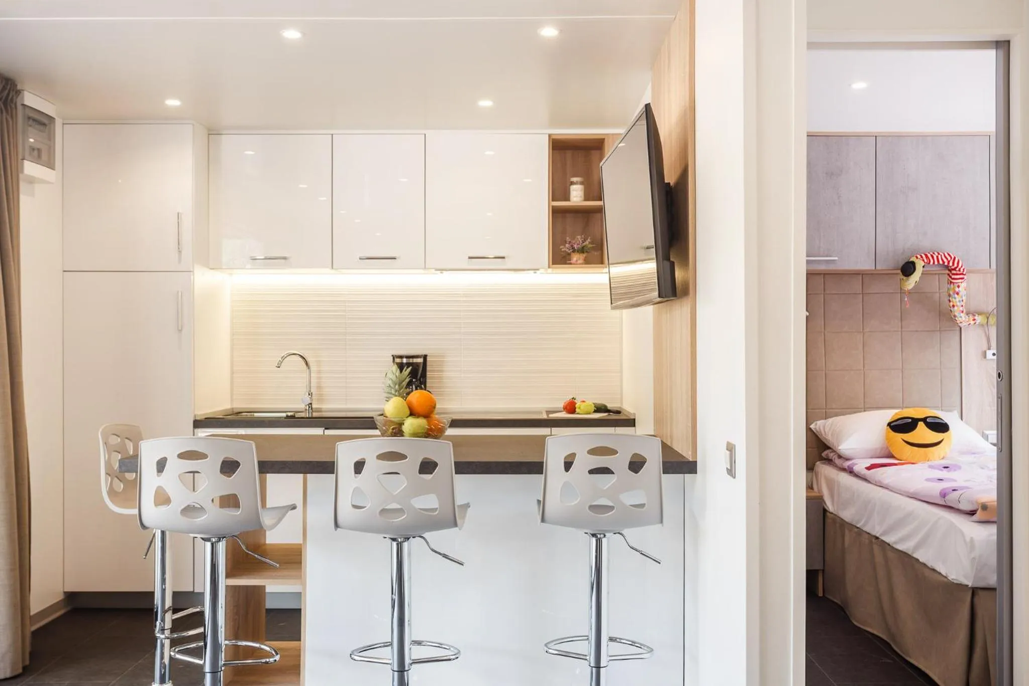 Kitchen or kitchenette, Bed in Premium Camping Homes Santa Marina, Lanterna