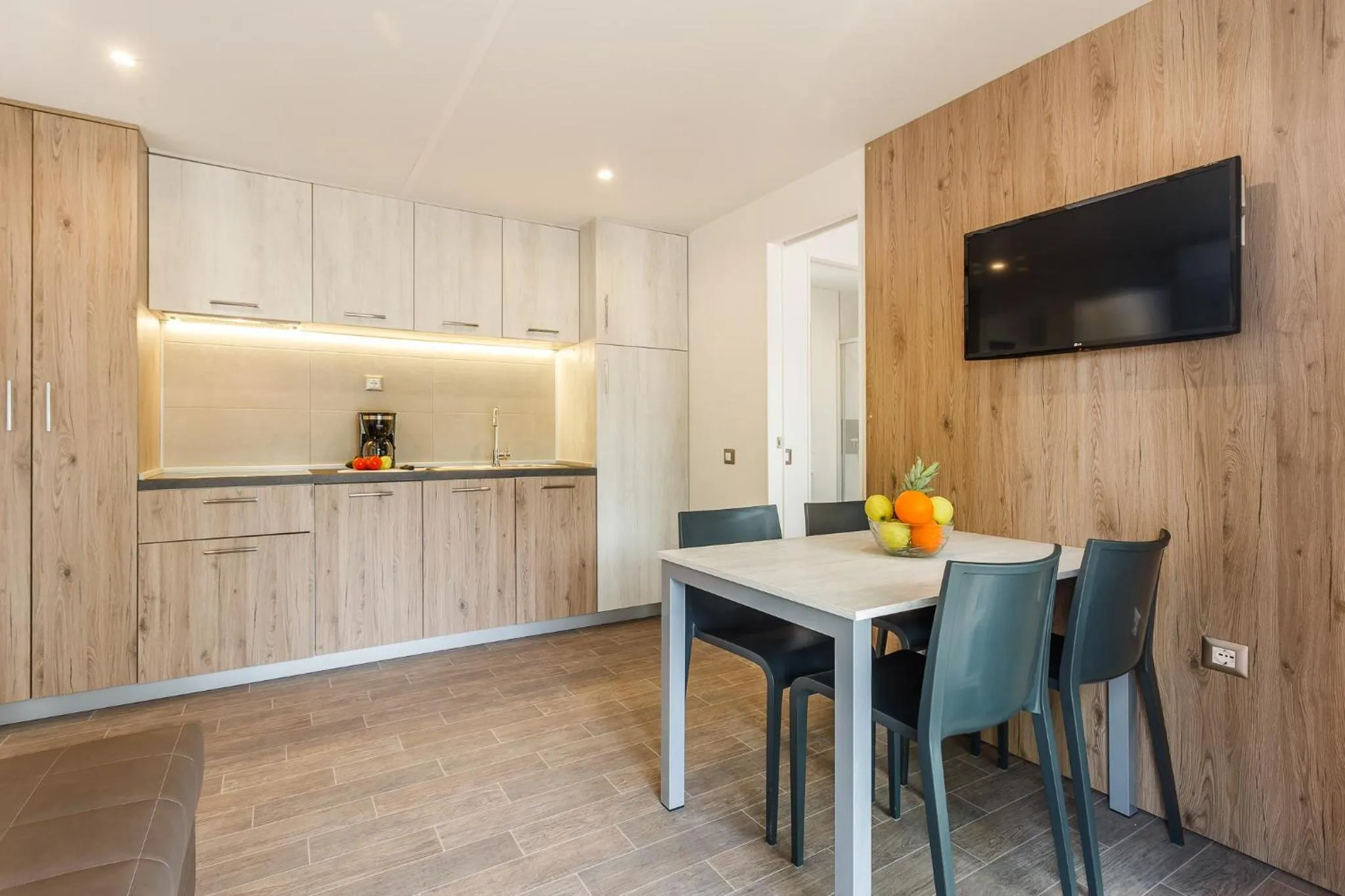 Dining area in Premium Camping Homes Santa Marina, Lanterna