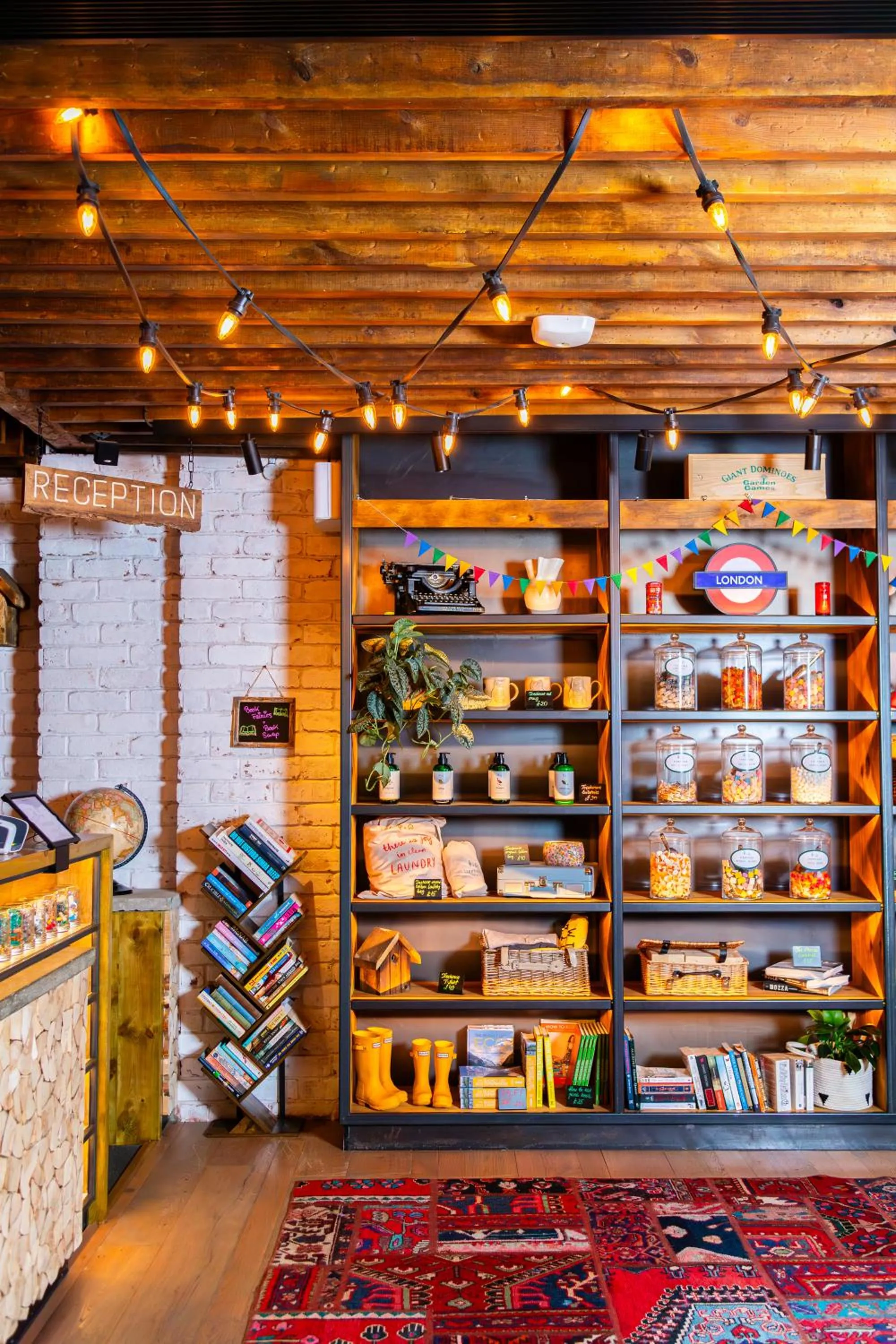 Lobby or reception in Treehouse Hotel London