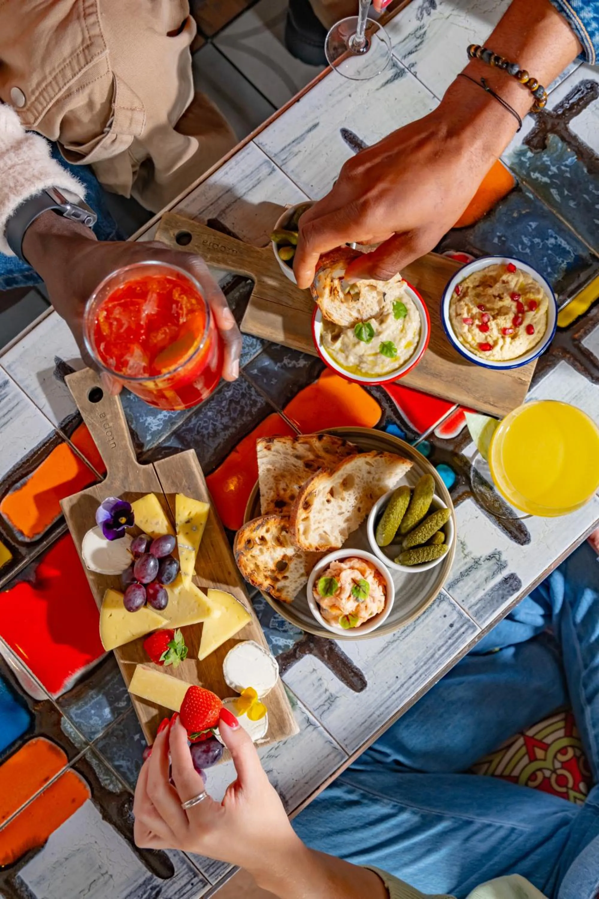 Lounge or bar in Treehouse Hotel London