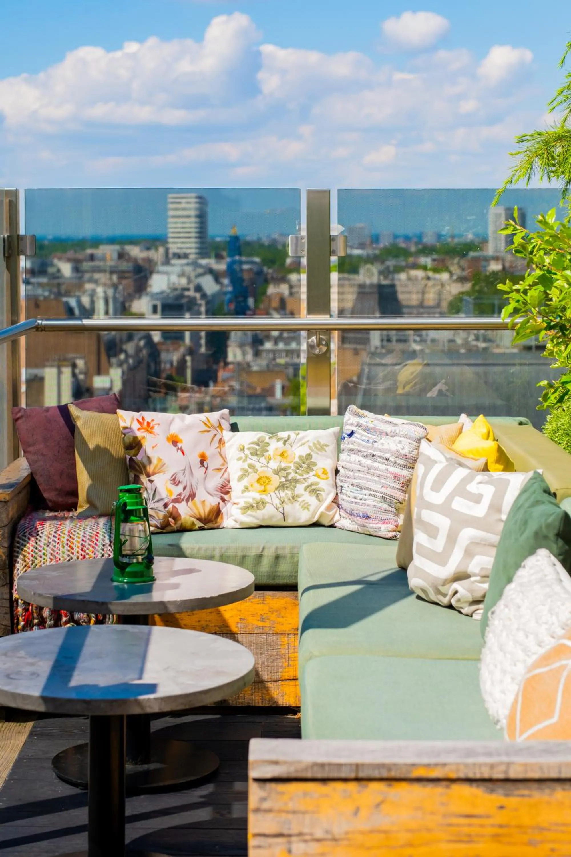 Balcony/Terrace in Treehouse Hotel London
