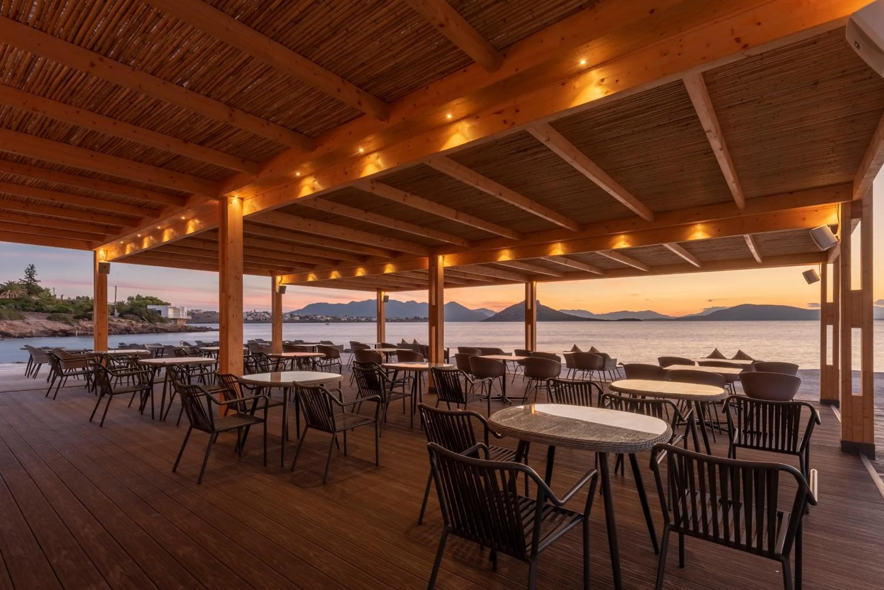 Lounge or bar in LaLiBay Resort & Spa - Adults Only