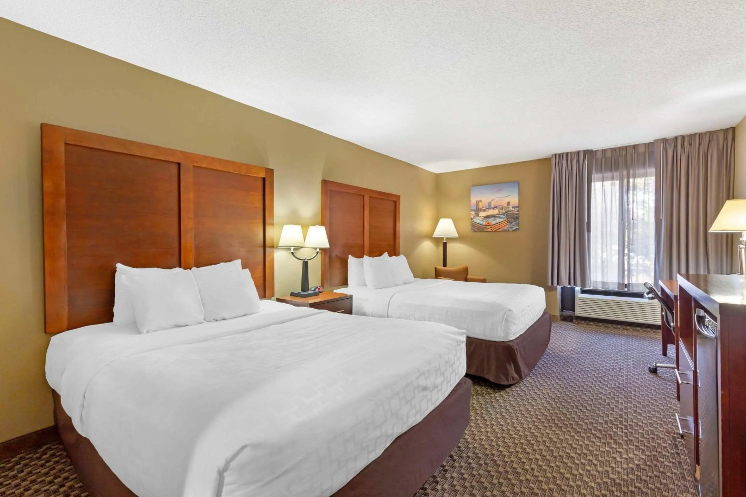 Bedroom, Bed in Clarion Pointe Durham Research Triangle Park