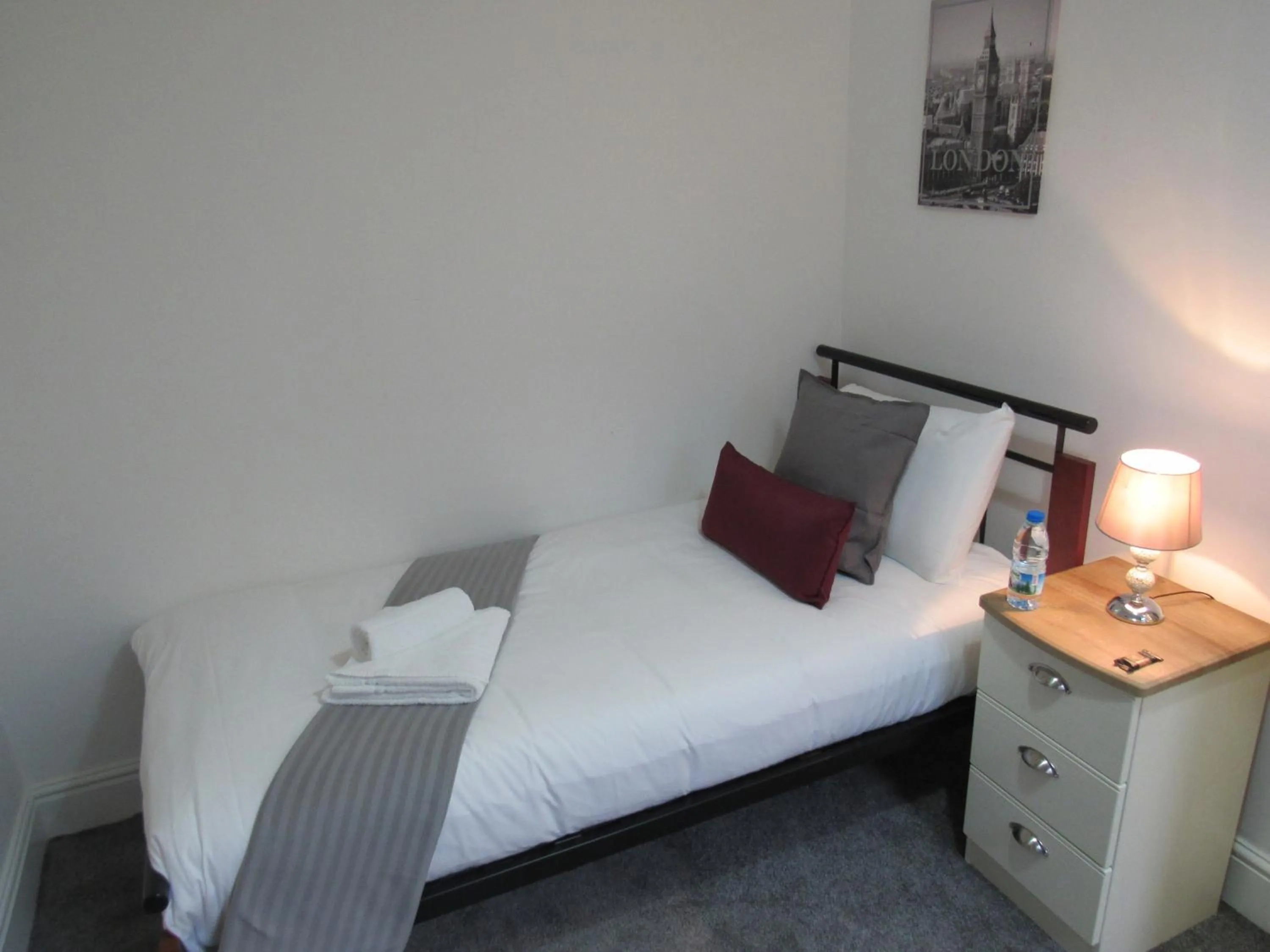 Bed in The Tas Suites - Tas Accommodations