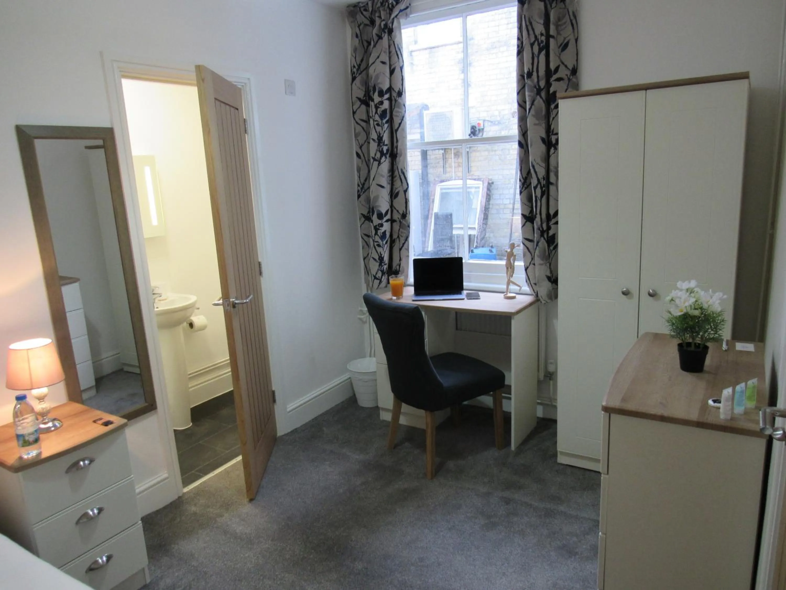 The Tas Suites - Tas Accommodations