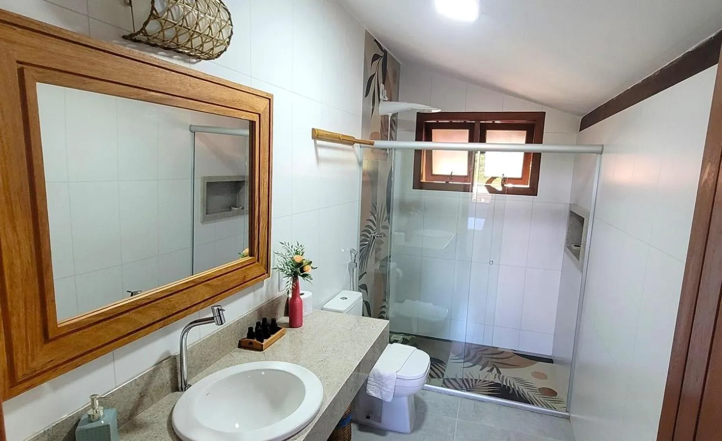 Shower in Residencial Maria Pitanga