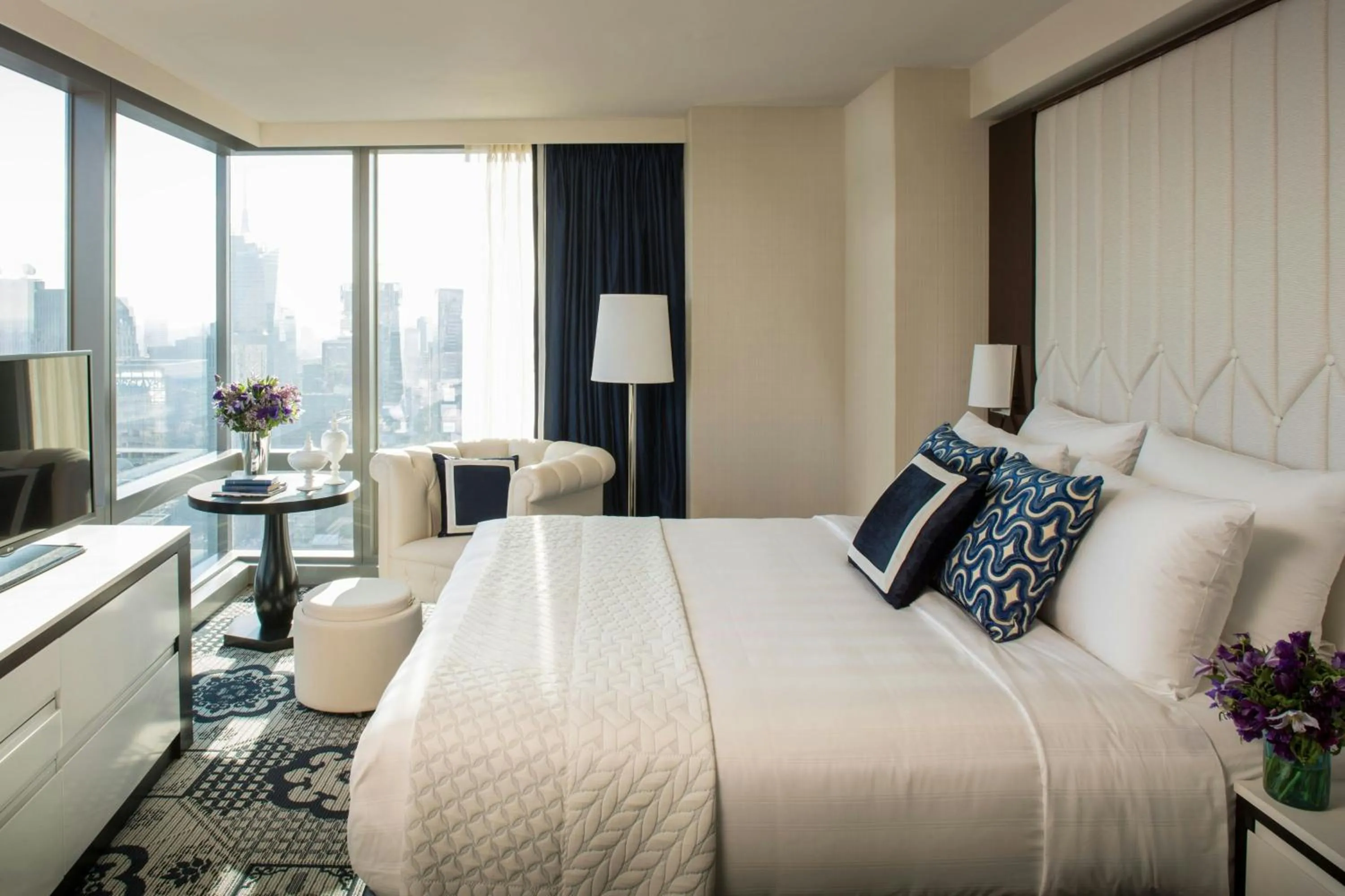 Photo of the whole room, Bed in Residence Inn by Marriott New York Manhattan/Central Park