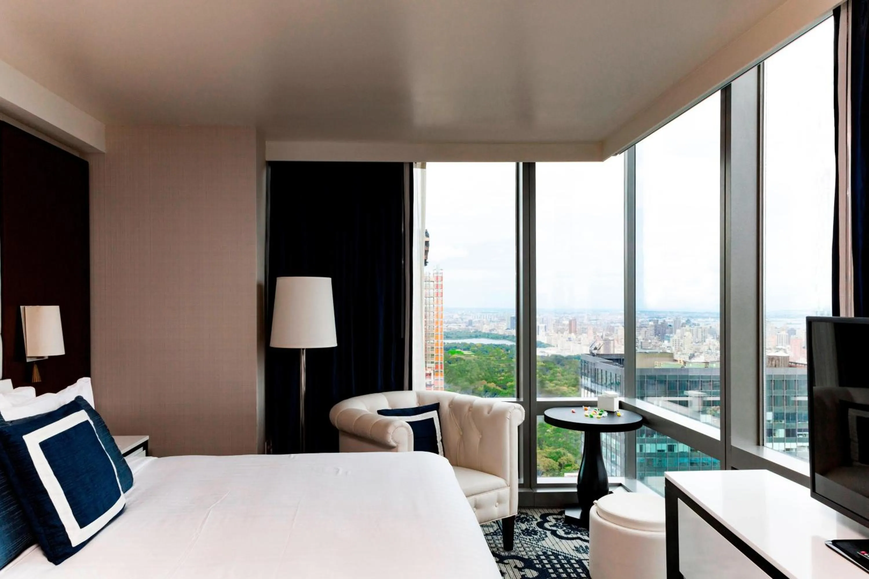Photo of the whole room, Bed in Residence Inn by Marriott New York Manhattan/Central Park