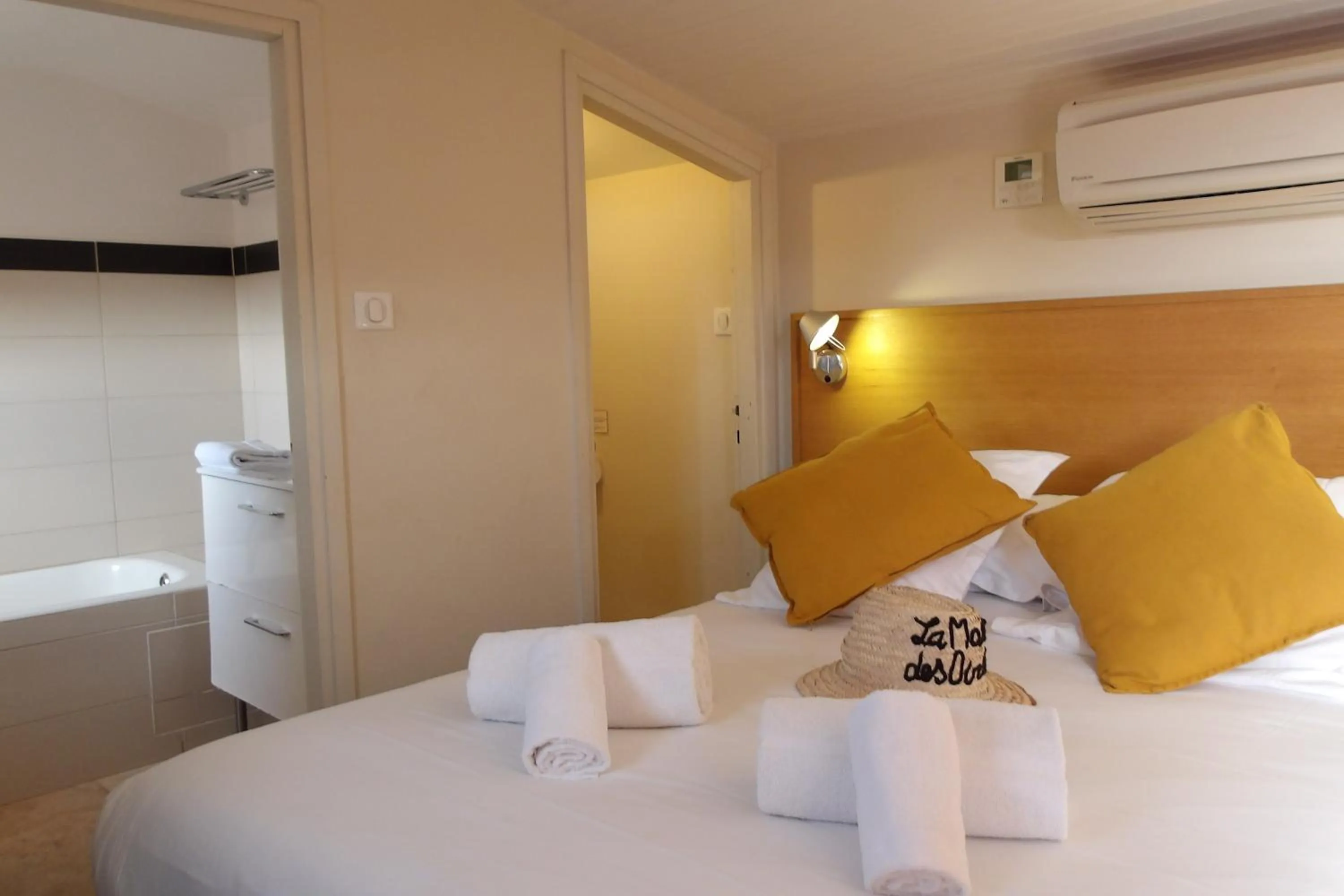 Bed in La Maison des Ocres - Provence