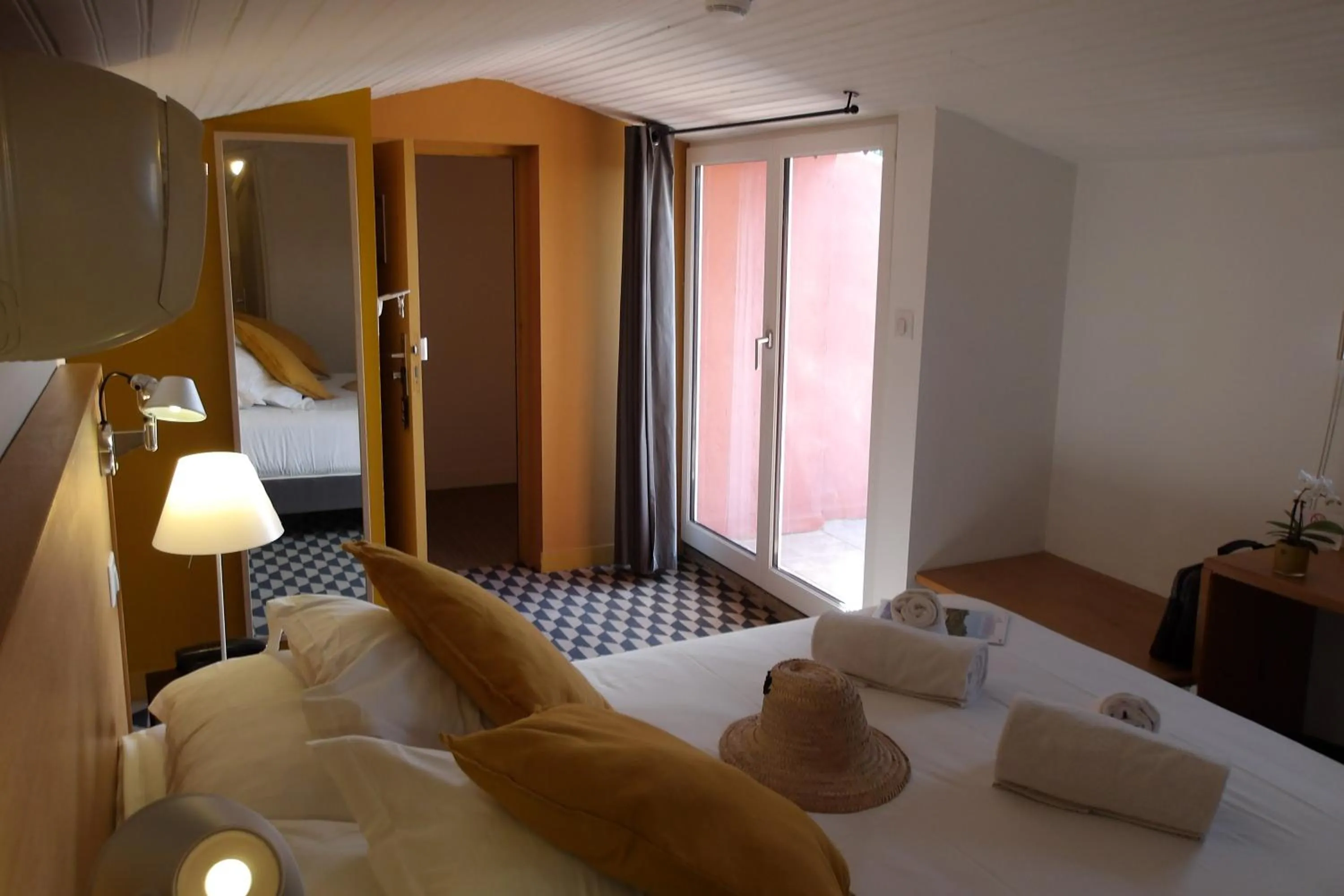 Bed in La Maison des Ocres - Provence